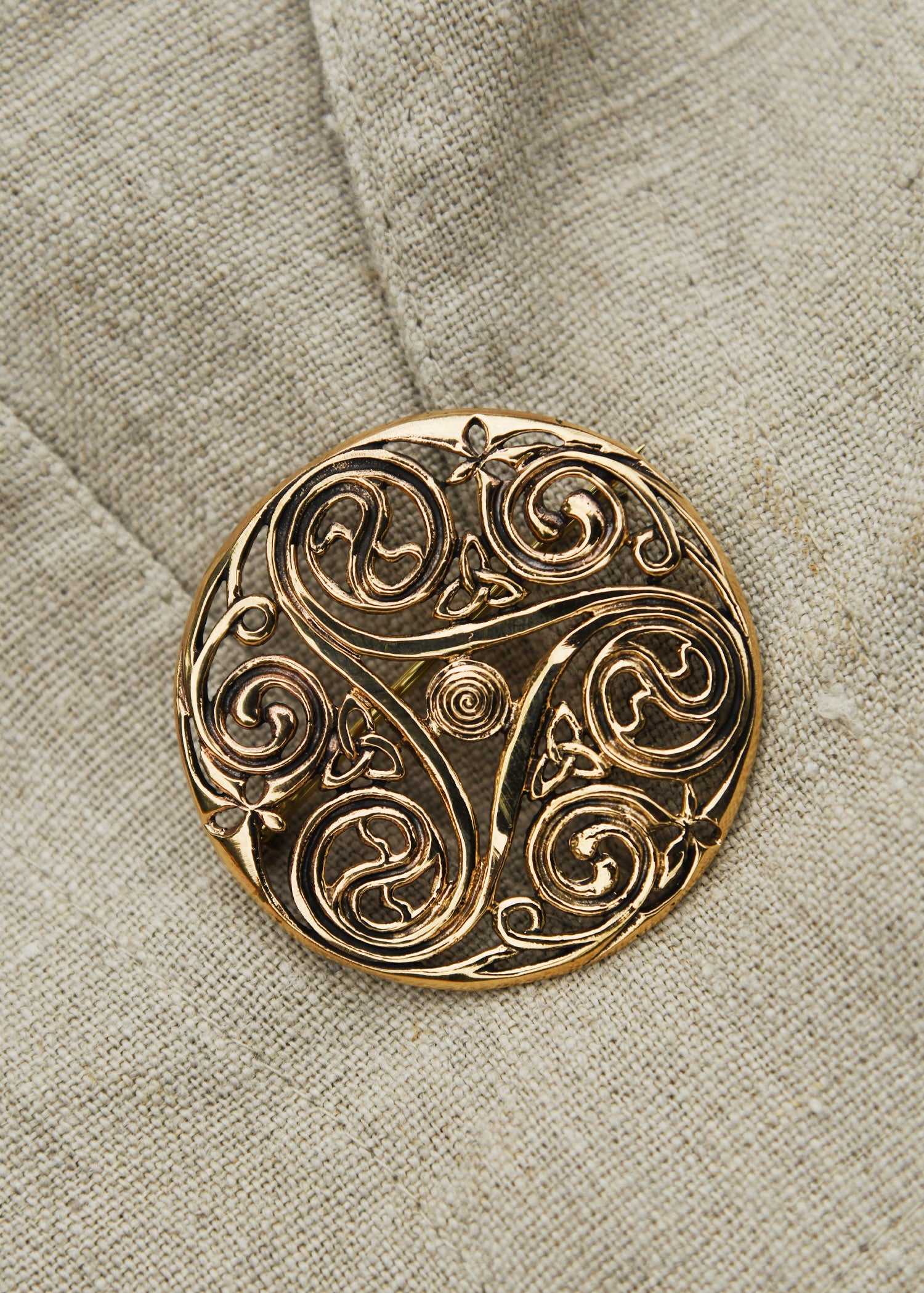 Imagen única de: Broche Celta Triskele Fabricado En Bronce
