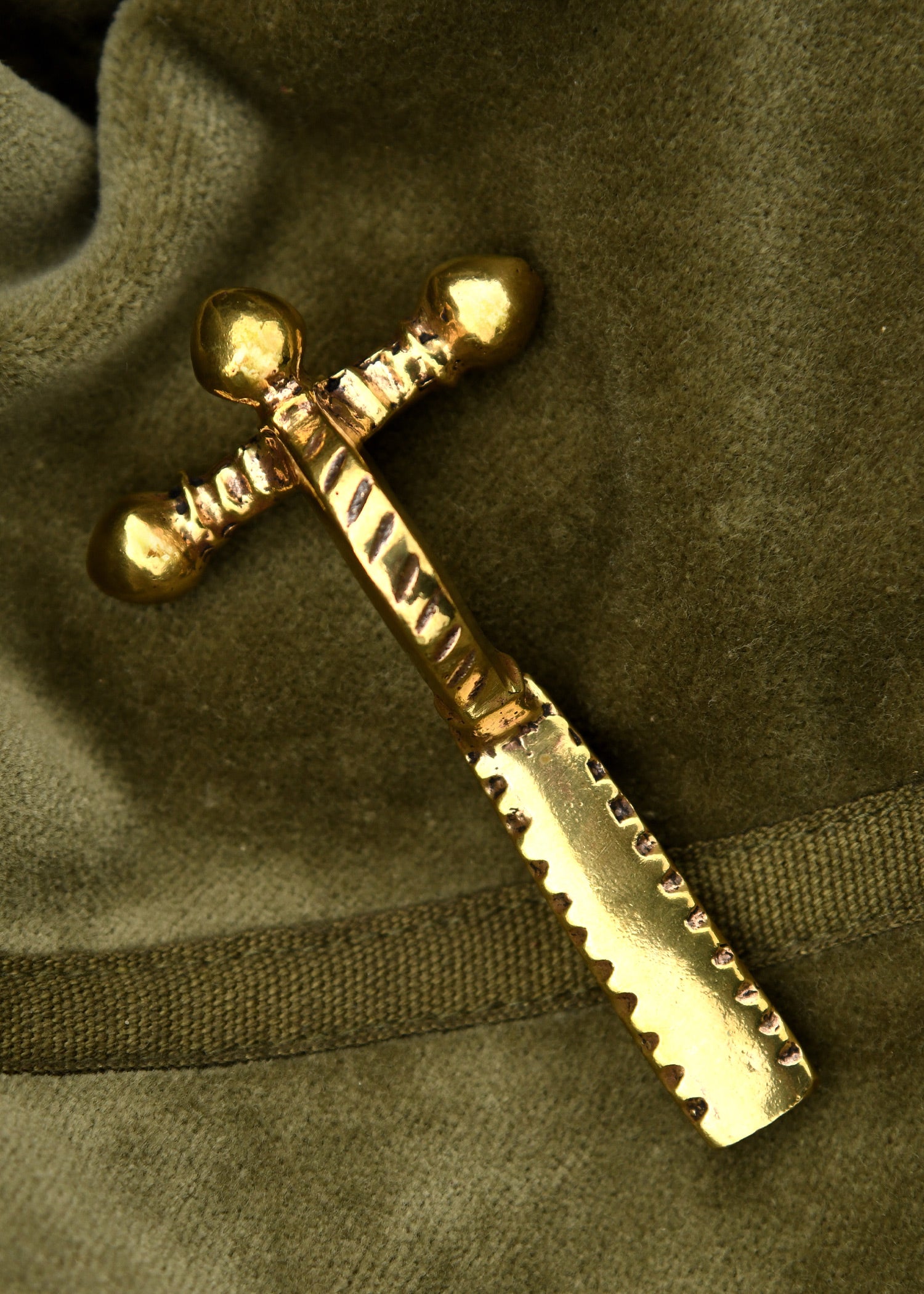 Imagen única de: Broche De Botón De Cebolla Romano Grande Hecho De Bronce