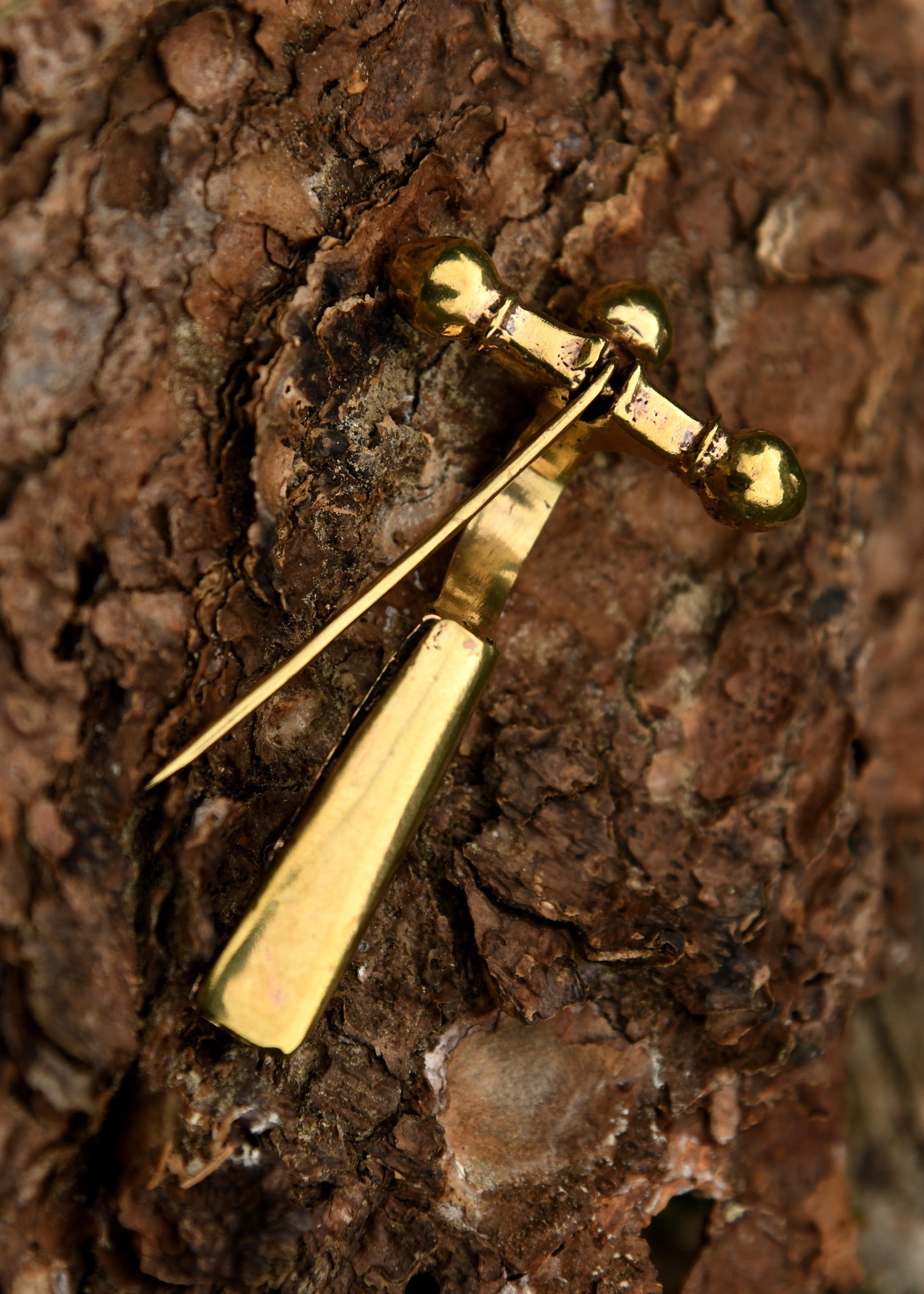 Imagen única de: Broche De Botón De Cebolla Romano Grande Hecho De Bronce