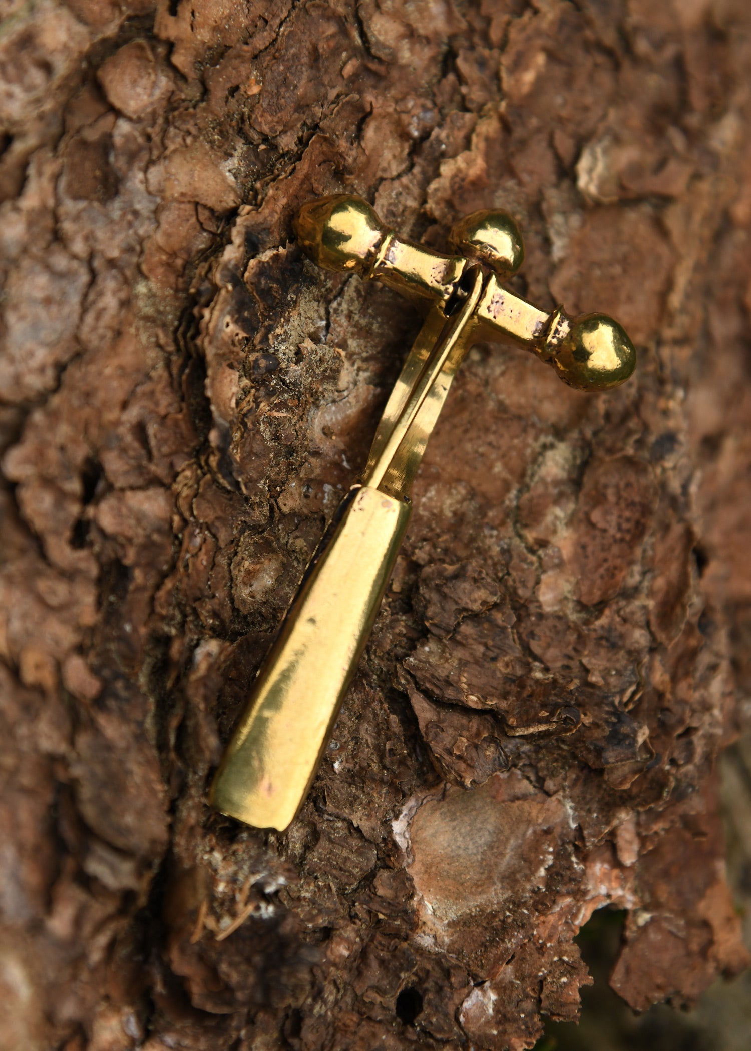 Imagen única de: Broche De Botón De Cebolla Romano Grande Hecho De Bronce