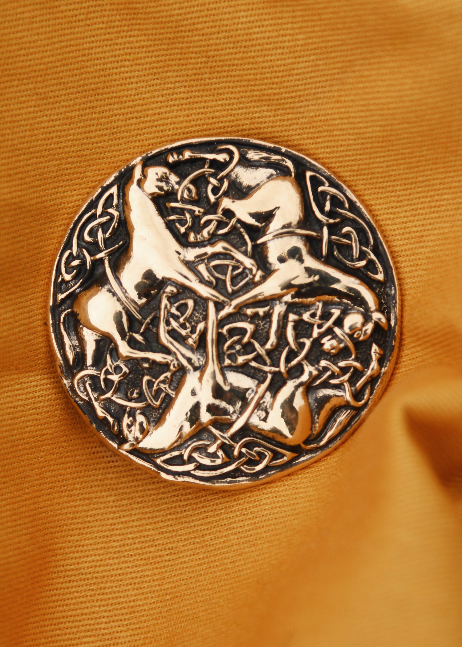 Imagen única de: Broche Celta De Bronce Tres Caballos