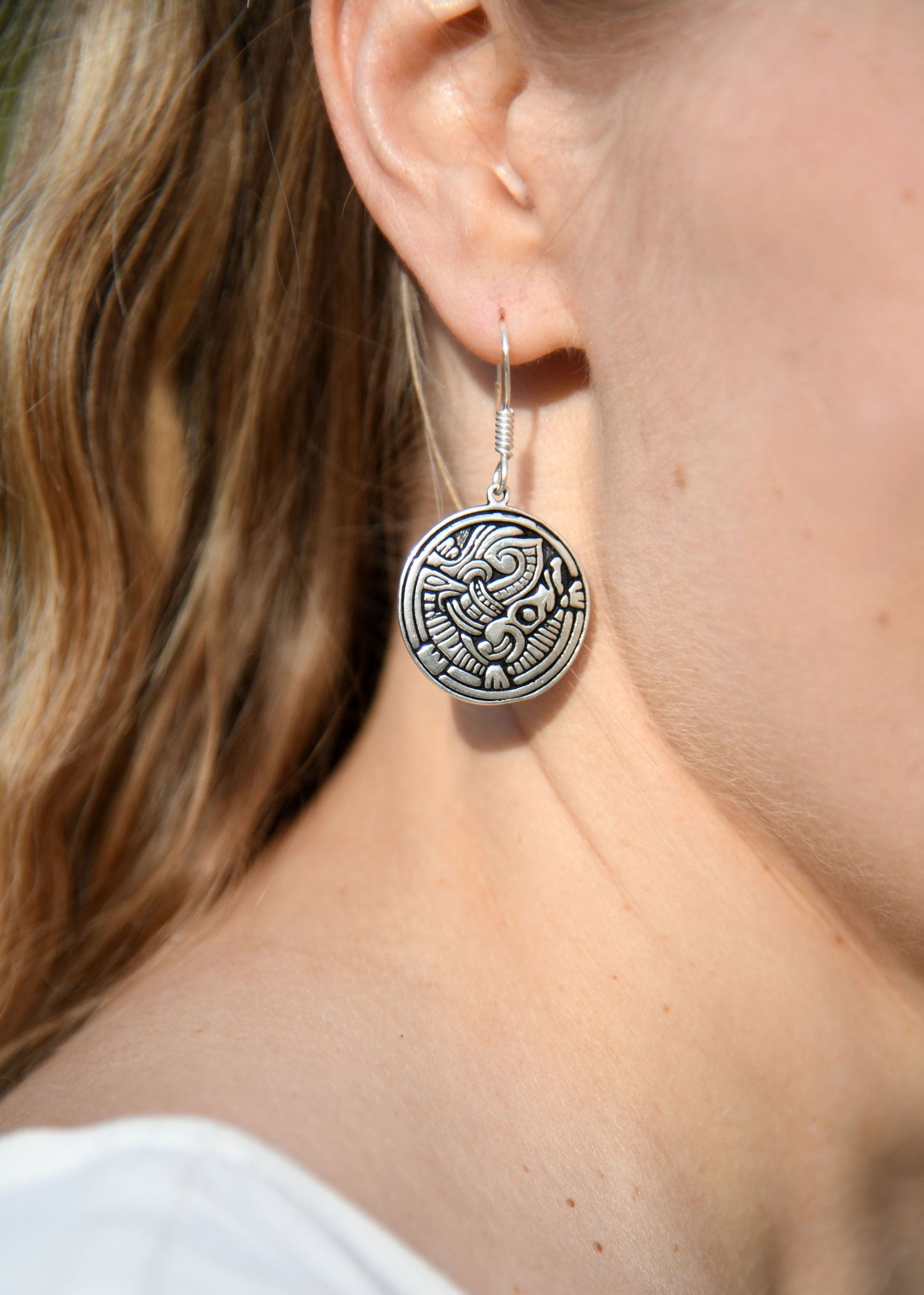 Imagen única de: Pendientes Vikingos Con Apasionante Motivo Animal, Par, Latón Plateado