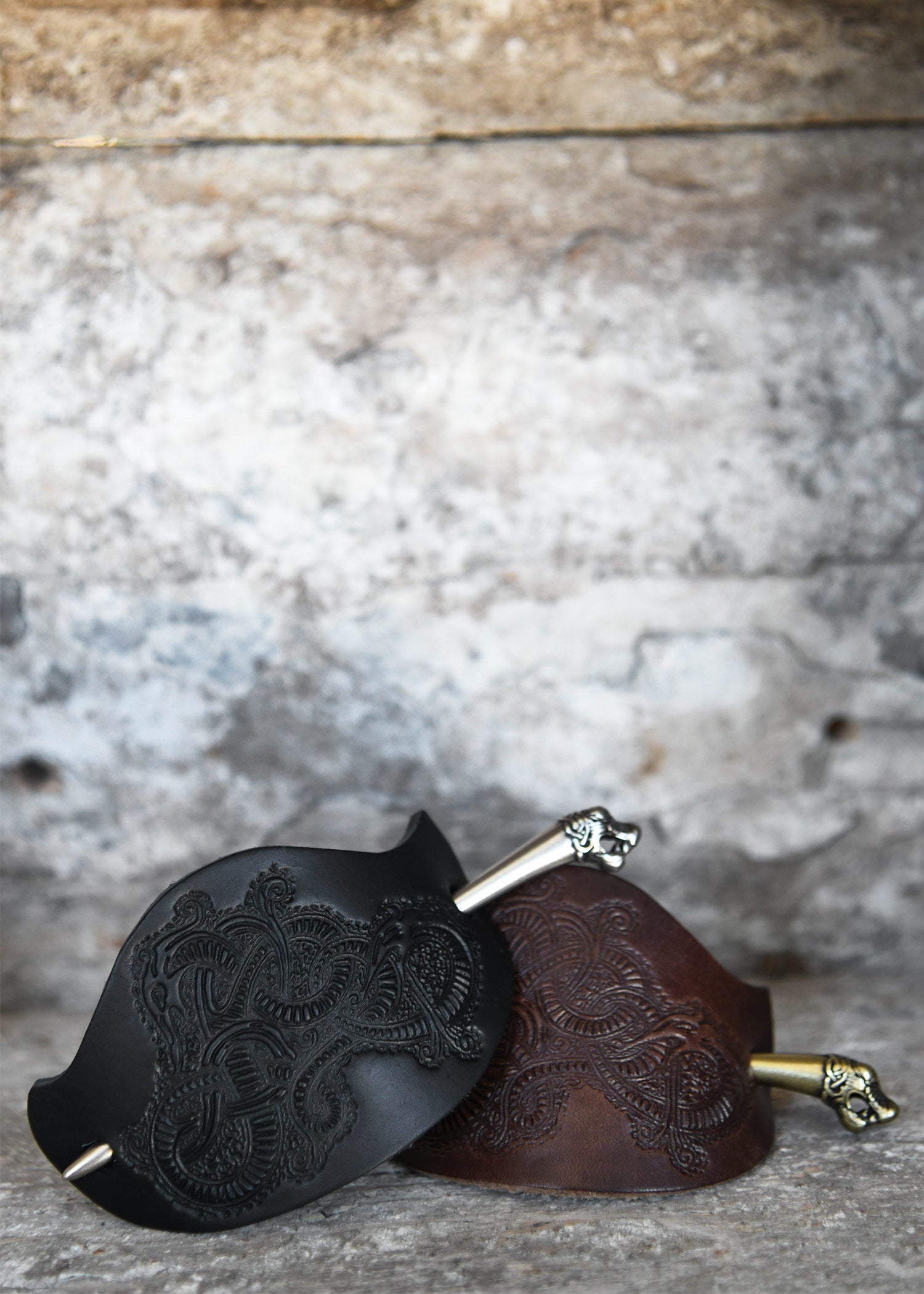 Imagen única de: Pasador De Pelo De Cuero Vikingo Oseberg Con Pasador