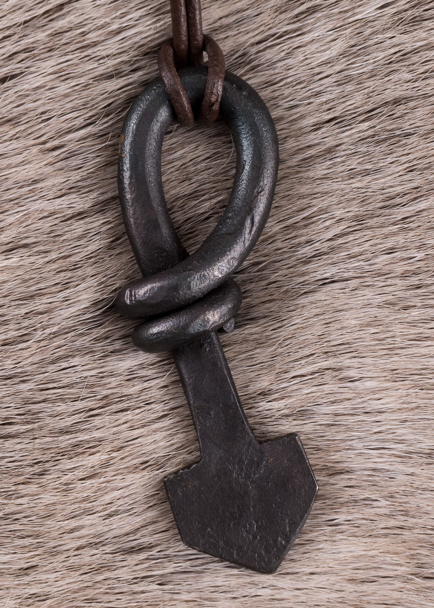 Imagen única de: Martillo De Thor De Hierro, Puntiagudo, Forjado A Mano.