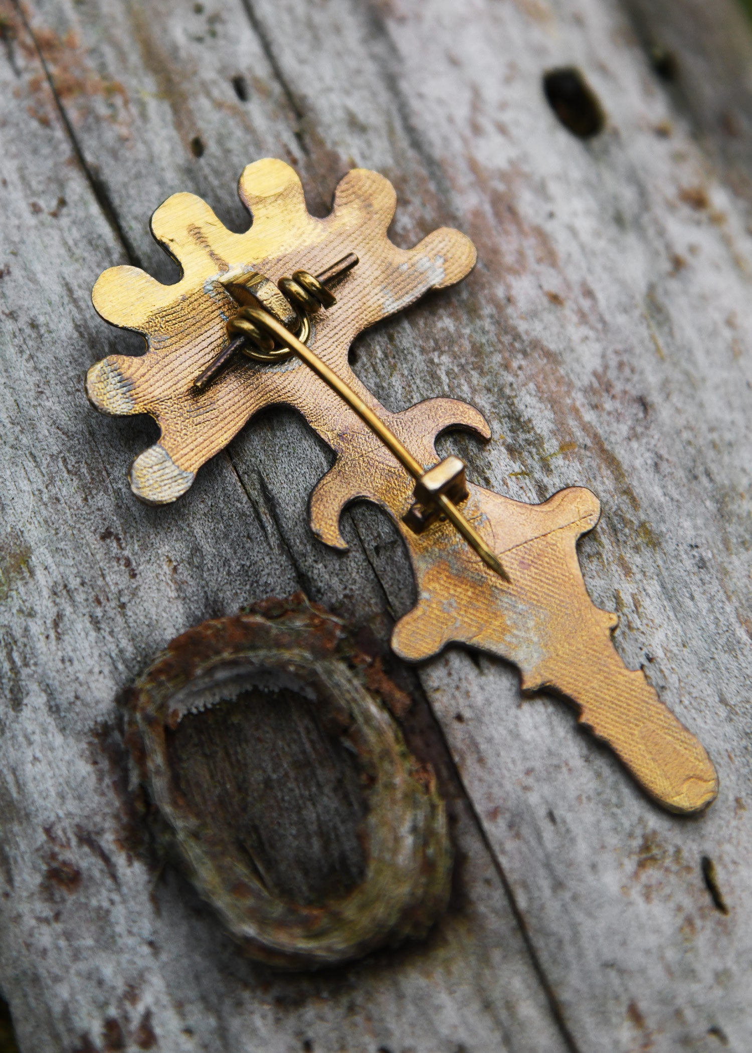 Imagen única de: Peroné De Latón, Aprox. 6,8 X 3,8 Cm