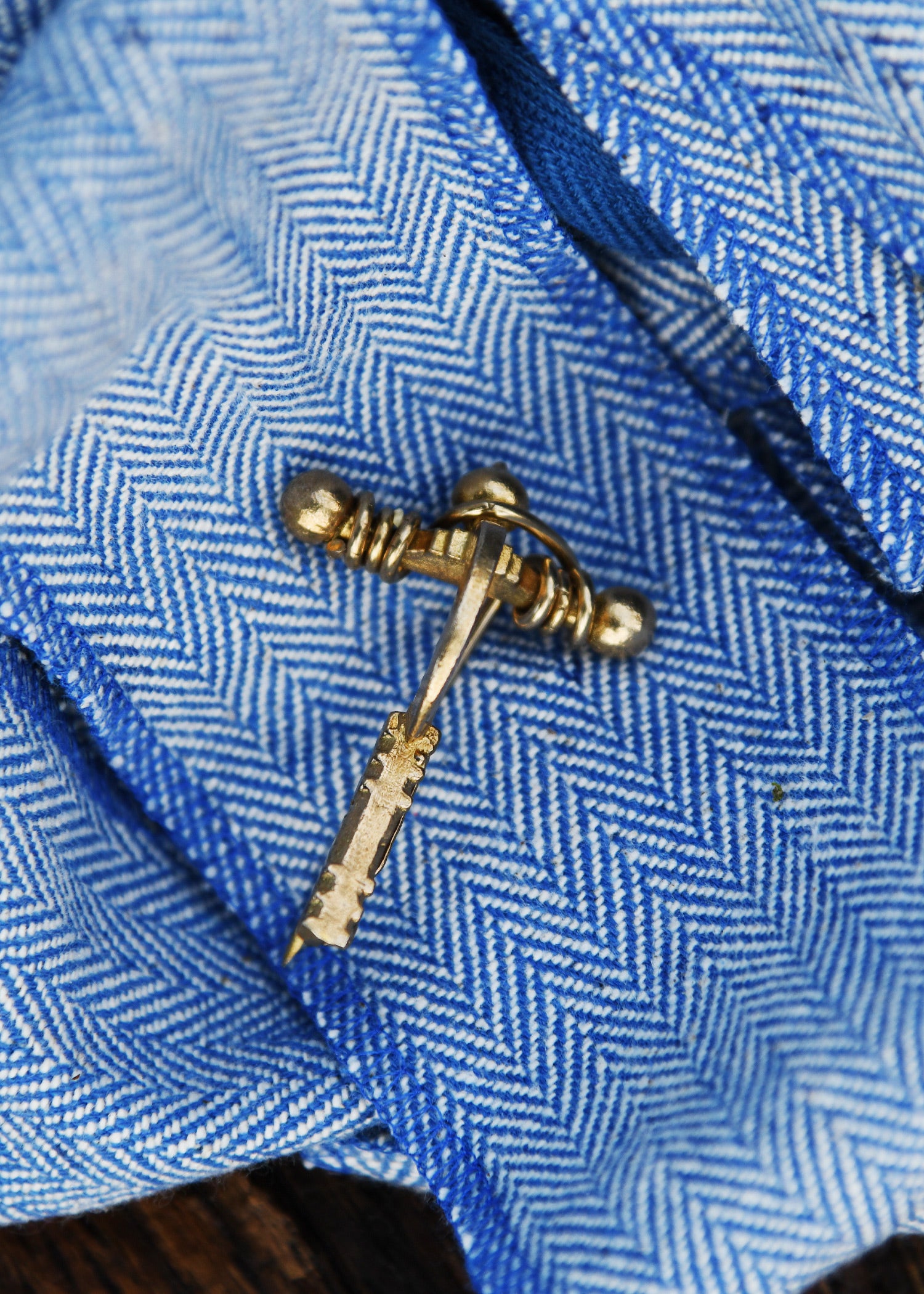 Imagen única de: Peroné De Latón, Aprox. 4,9 X 3,5 Cm.