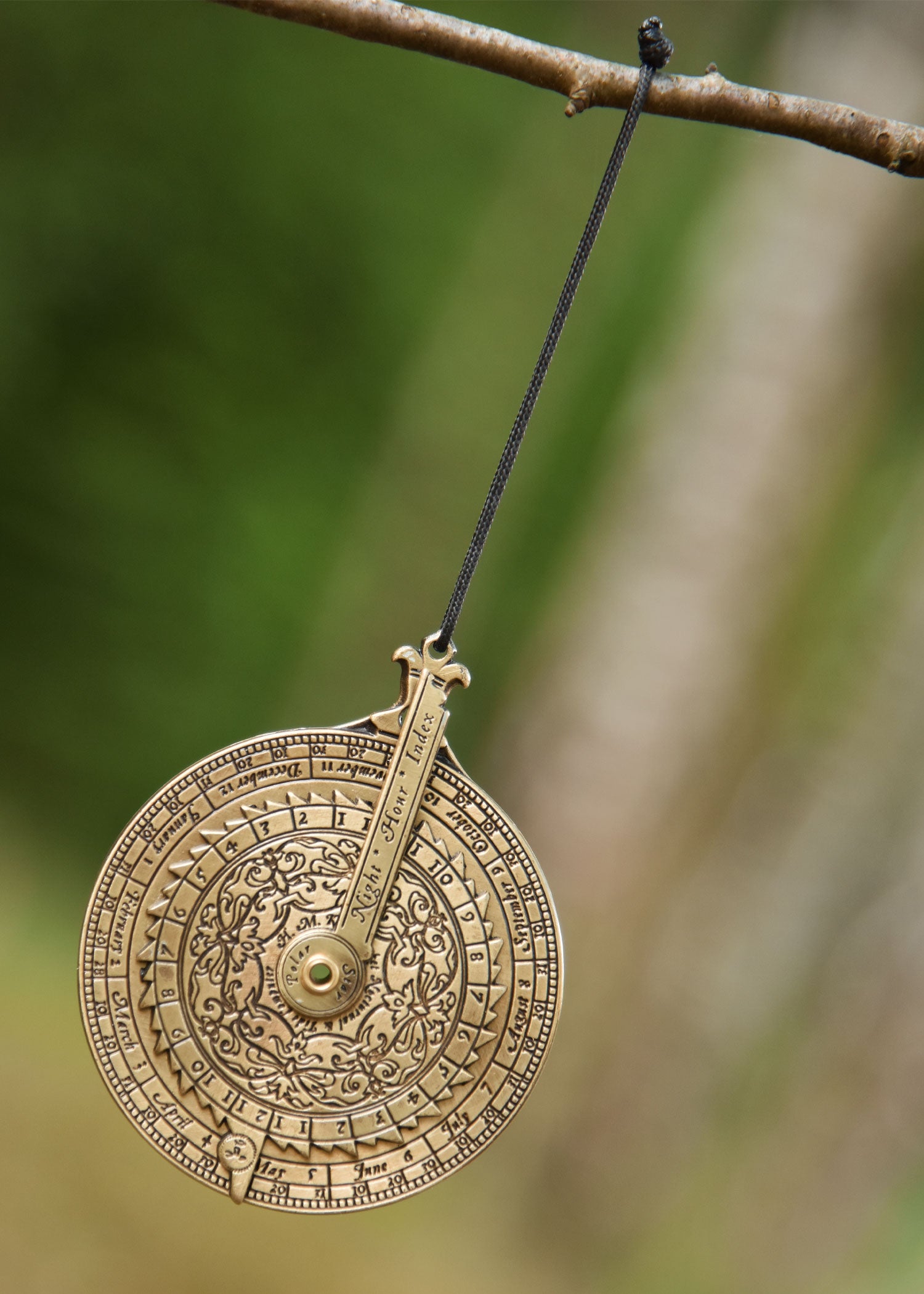 Imagen única de: Reloj Nocturno De Bolsillo Con Forma De Estrella Y Calculadora De Mareas De Latón