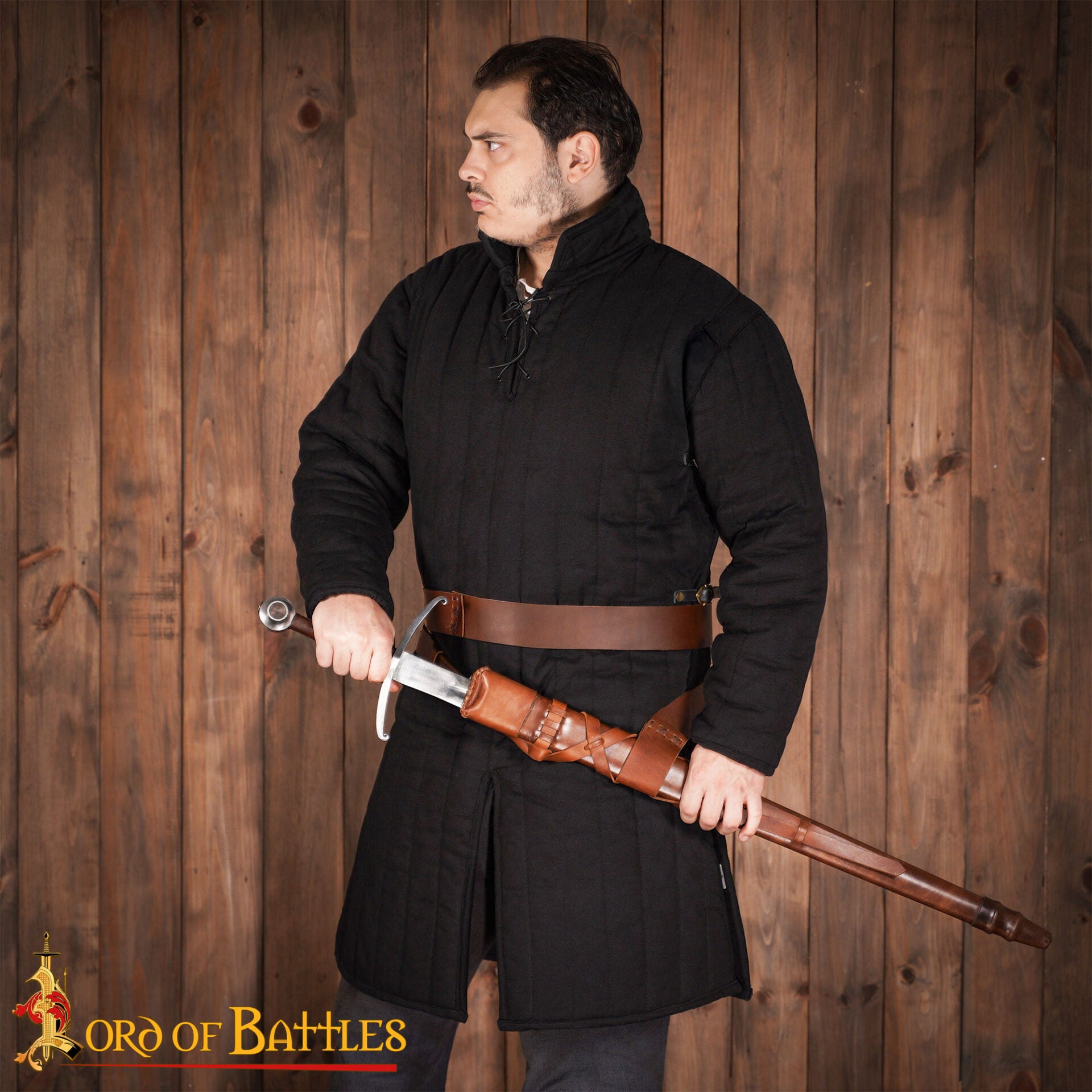 Imagen única de: Espada Medieval Gótica de Caballero Forjada a Mano con Vaina de Cuero