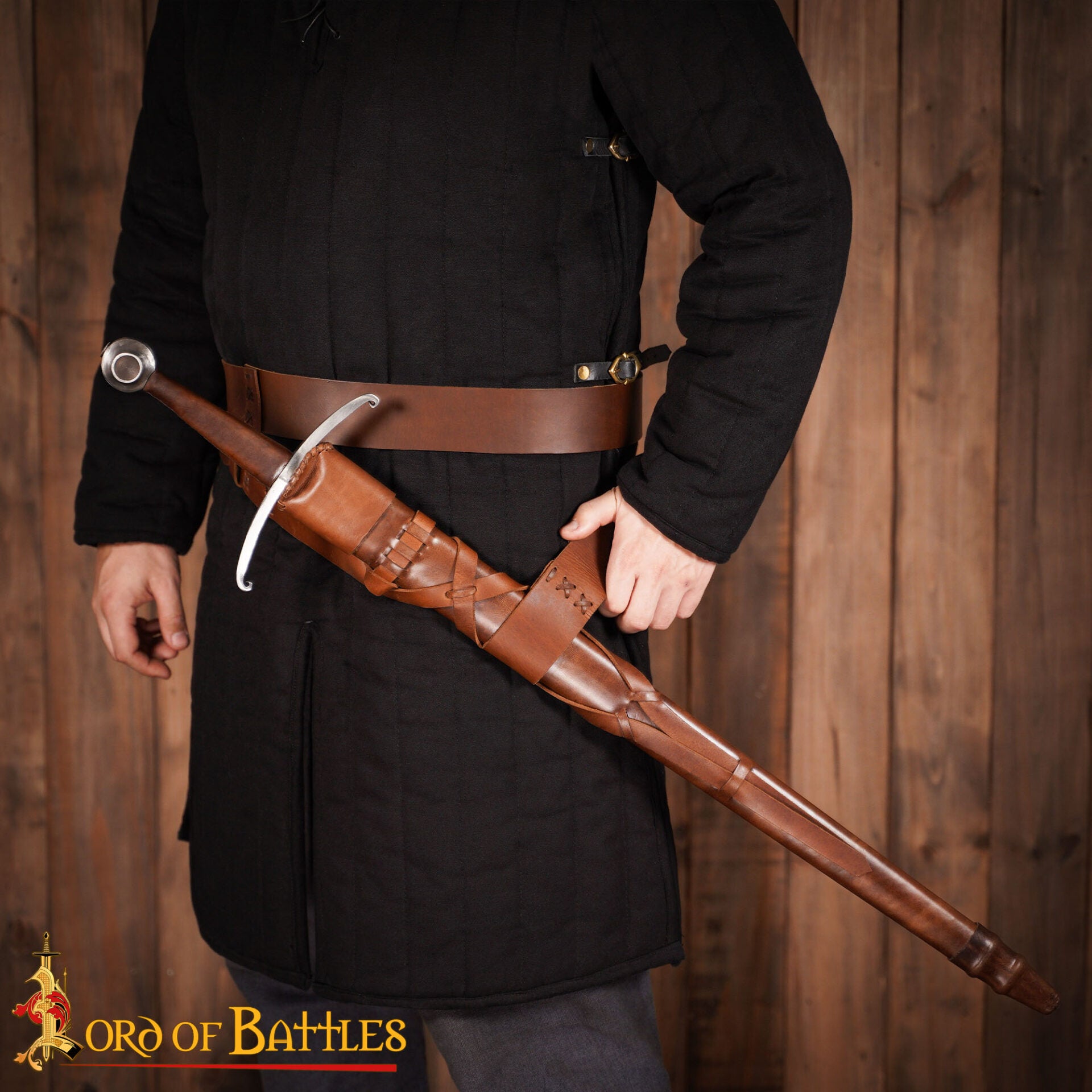 Imagen única de: Espada Medieval Gótica de Caballero Forjada a Mano con Vaina de Cuero