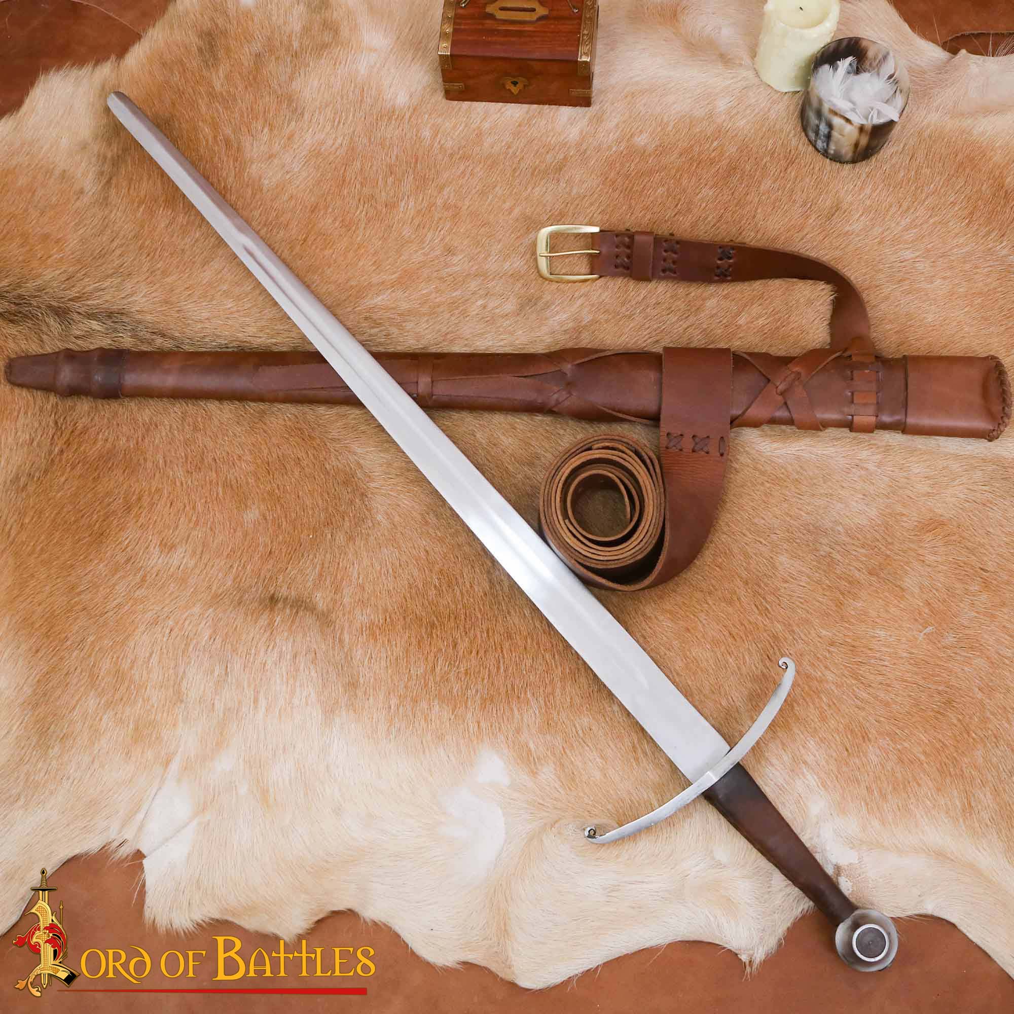 Imagen única de: Espada Medieval Gótica de Caballero Forjada a Mano con Vaina de Cuero