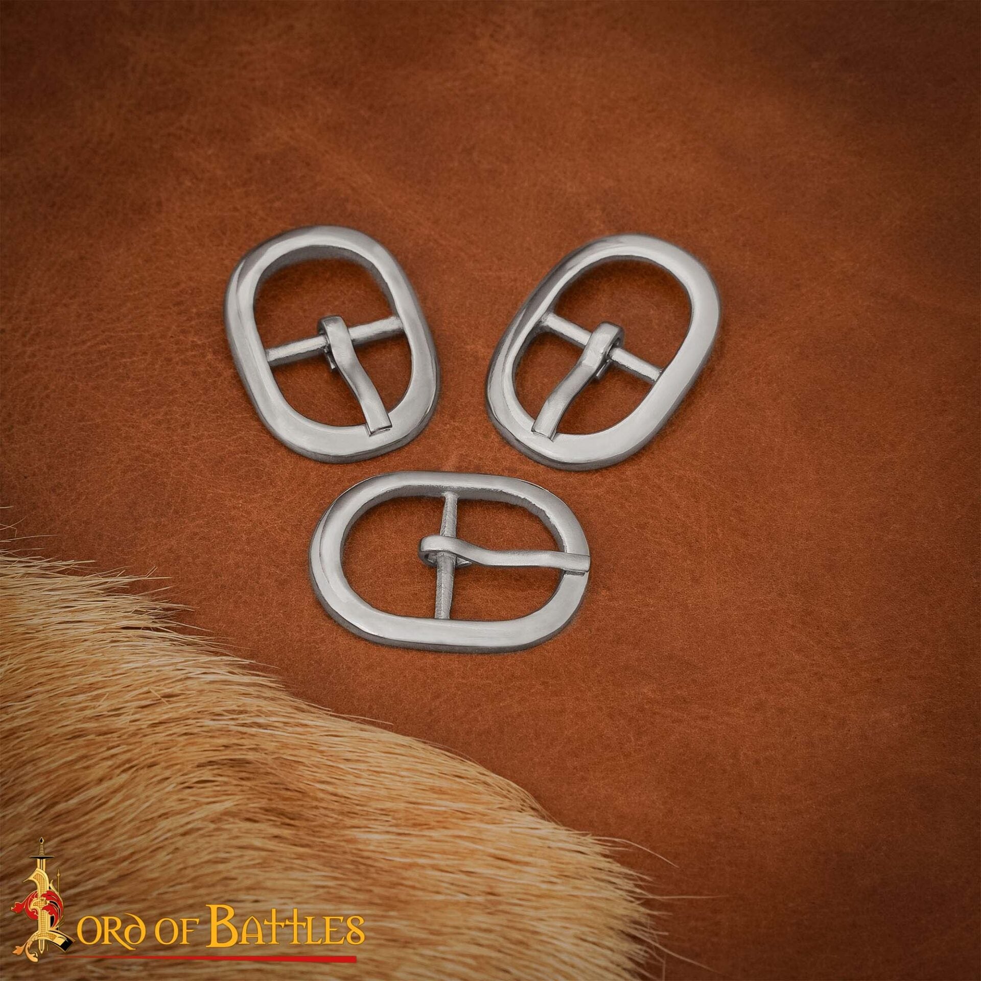 Imagen única de: Hebillas Ovaladas Niqueladas de Inspiración Medieval - Juego de 3 Hebillas de Acero Acabadas a Mano