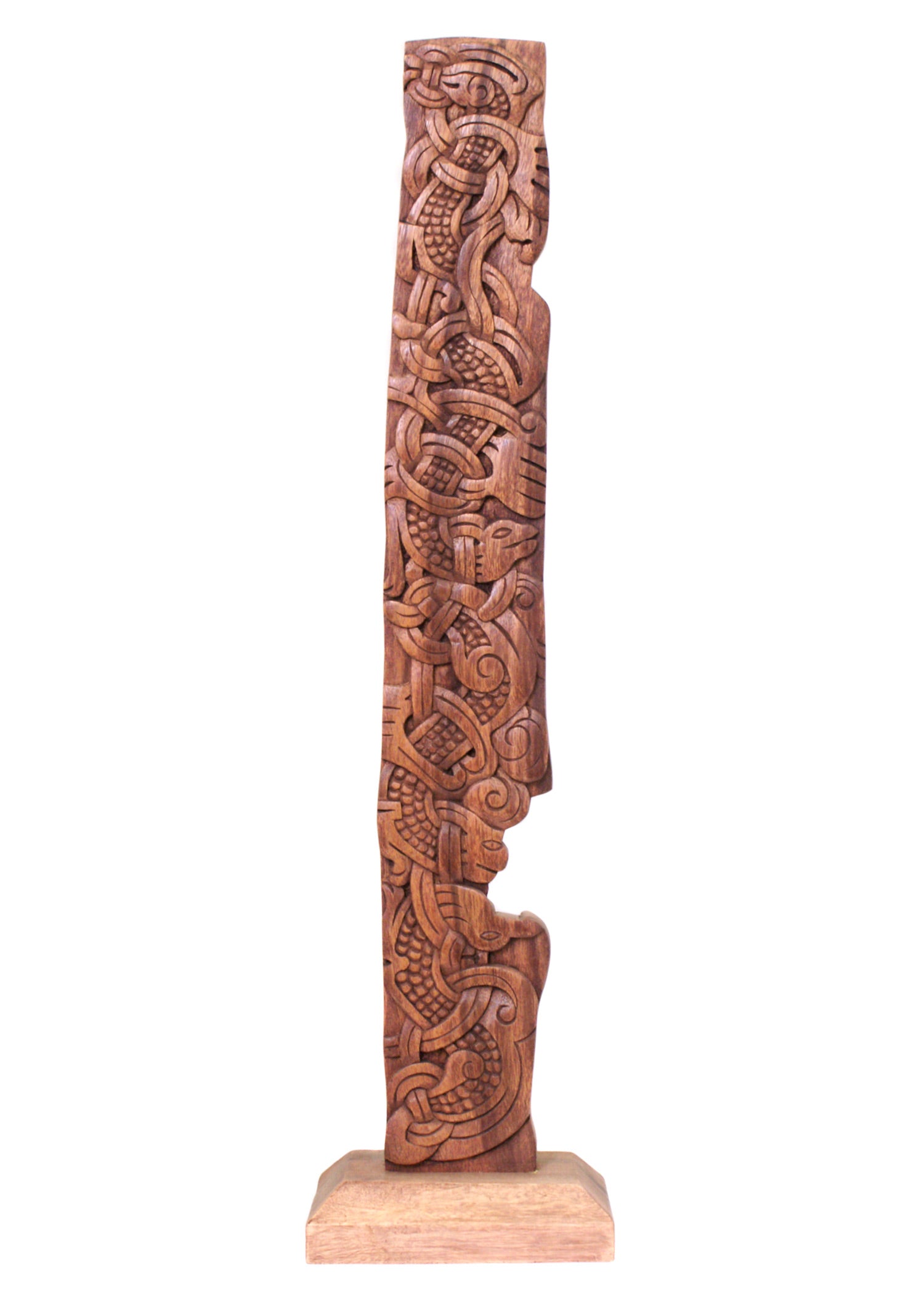 Imagen única de: Estela De Madera, Tallada Al Estilo De Una Urna Vikinga.