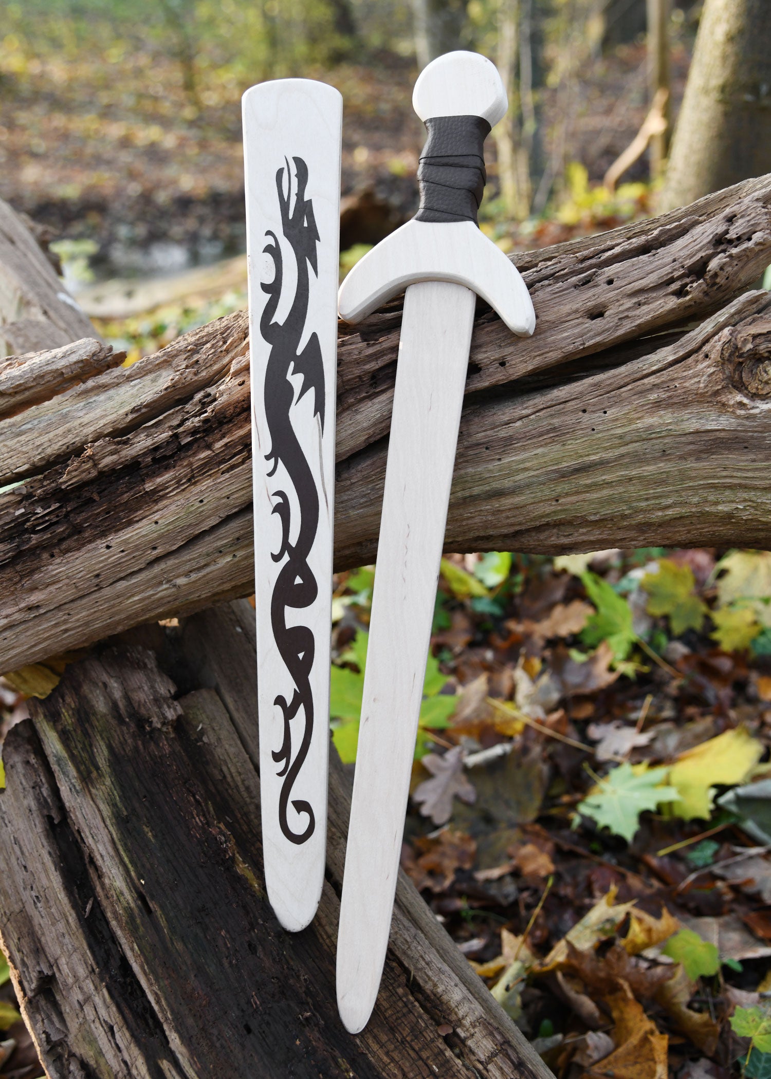 Imagen única de: Espada De Caballero Infantil Lindwurm De Madera, Con Vaina