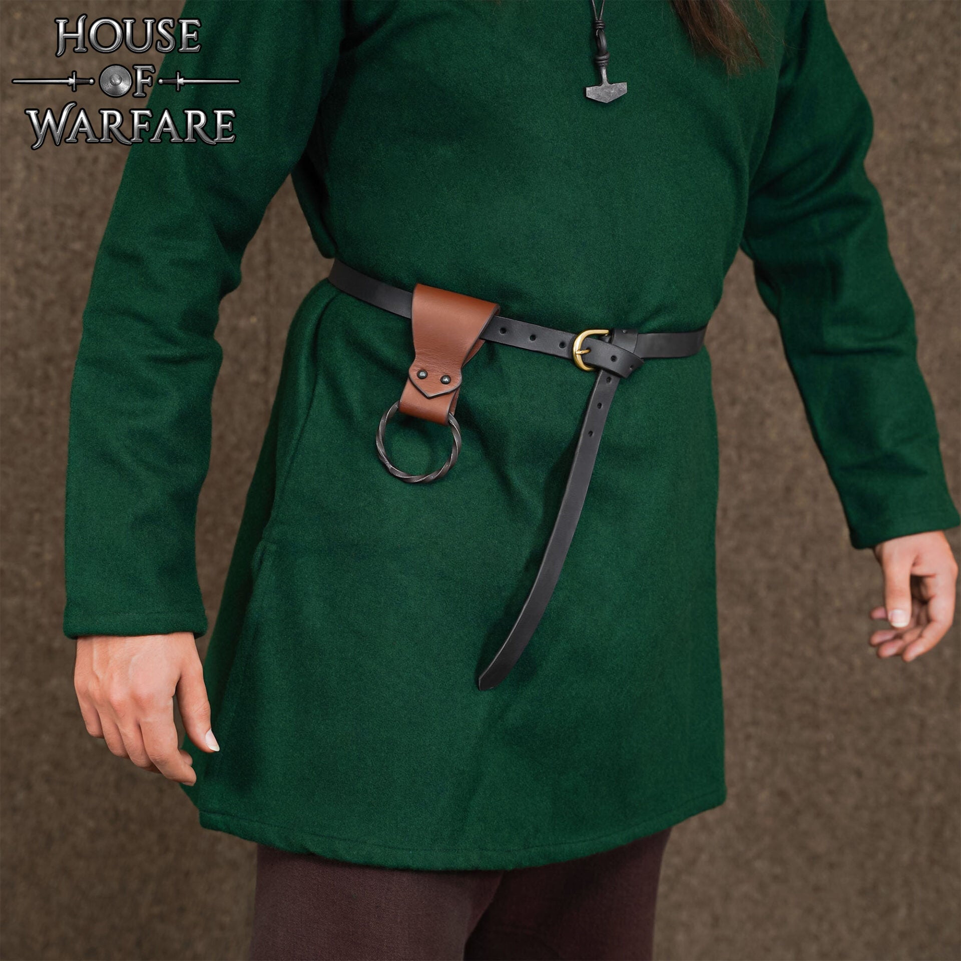 Imagen única de: Rana Medieval de Cuero con Anillo de Hierro Torcido Forjado a Mano - Porta Cinturón Marrón para Hachas, Espadas y Herramientas - 6 "x1.5"