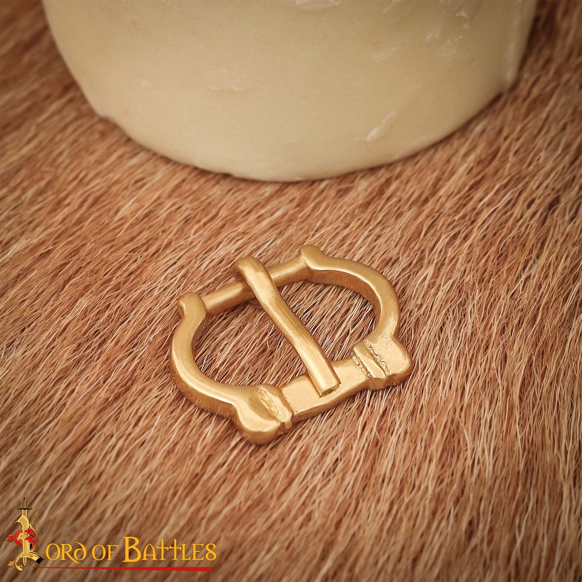 Imagen única de: Pequeñas Hebillas Medievales de Latón para Cinturón - Juego de 5 Piezas Acabadas a Mano (réplica de 1200-1400)