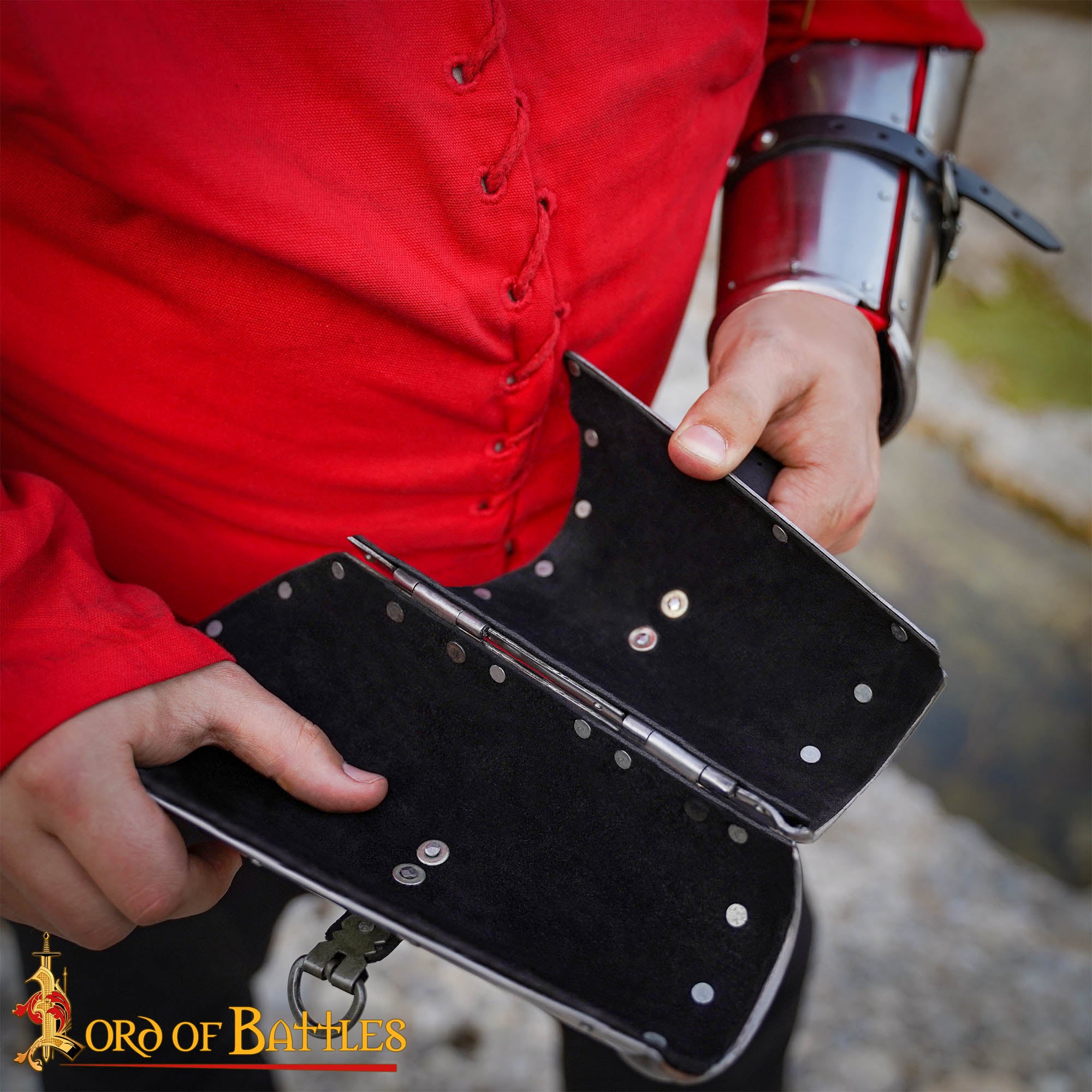 Imagen única de: Brazales de Guerrero de los Siglos Xiv-xv - Armadura de Antebrazo de Acero con Forro de Ante