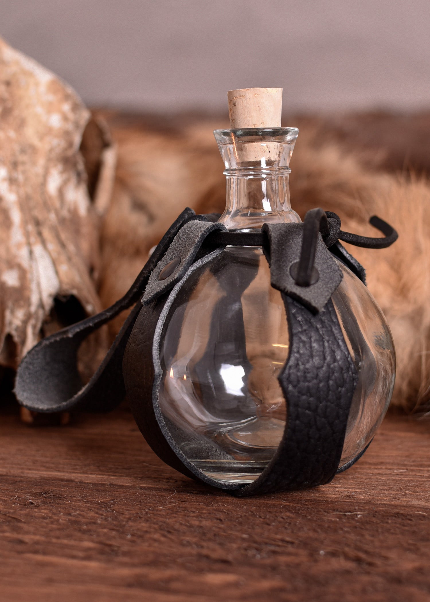 Cantimplora De Bolas De Cristal Con Cinturón De Cuero - Tienda Medieval.