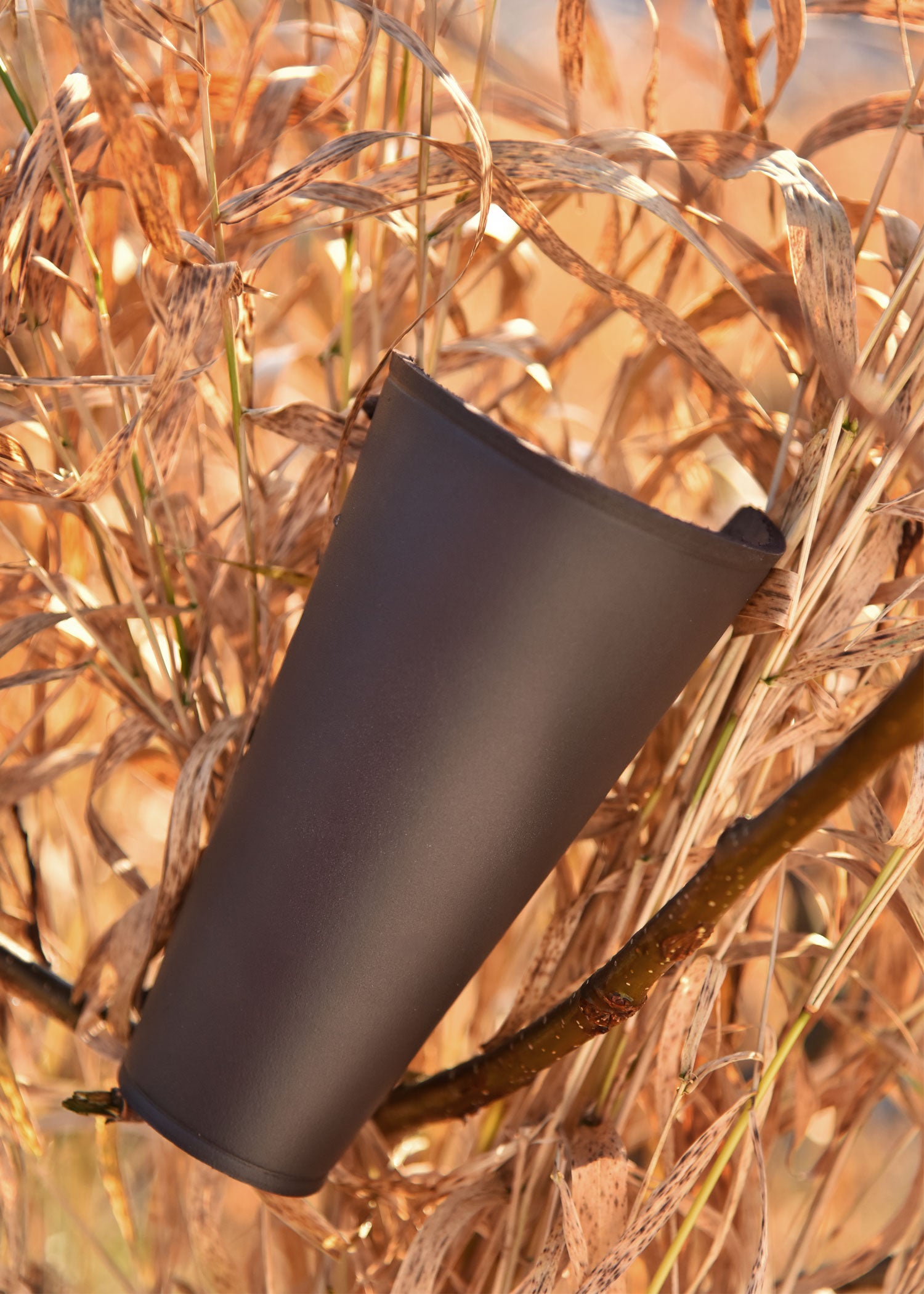 Imagen única de: Puño Con Lazo En Marrón, Con Tiras Cuadradas.