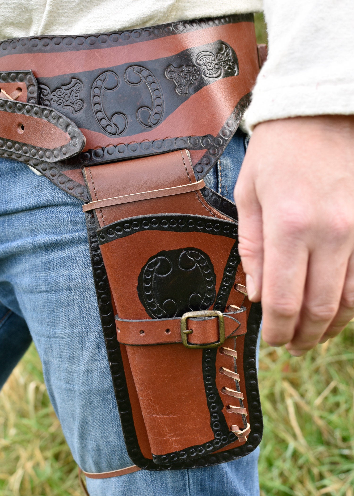 Imagen única de: Cinturón De Revólver Occidental Con Dos Fundas.