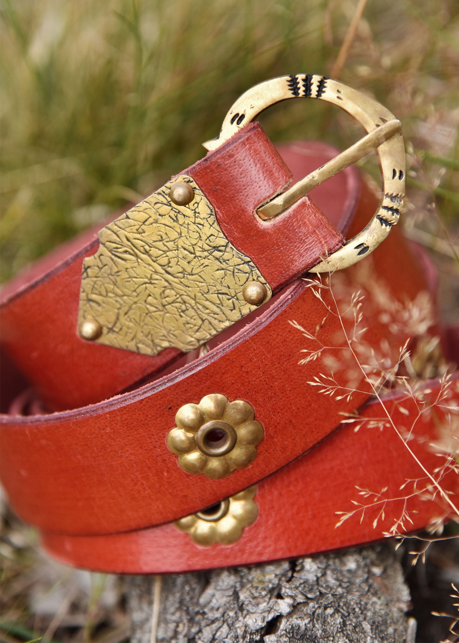 Imagen única de: Cinturón Medieval Con Motivos Florales, Aprox.165 Cm.