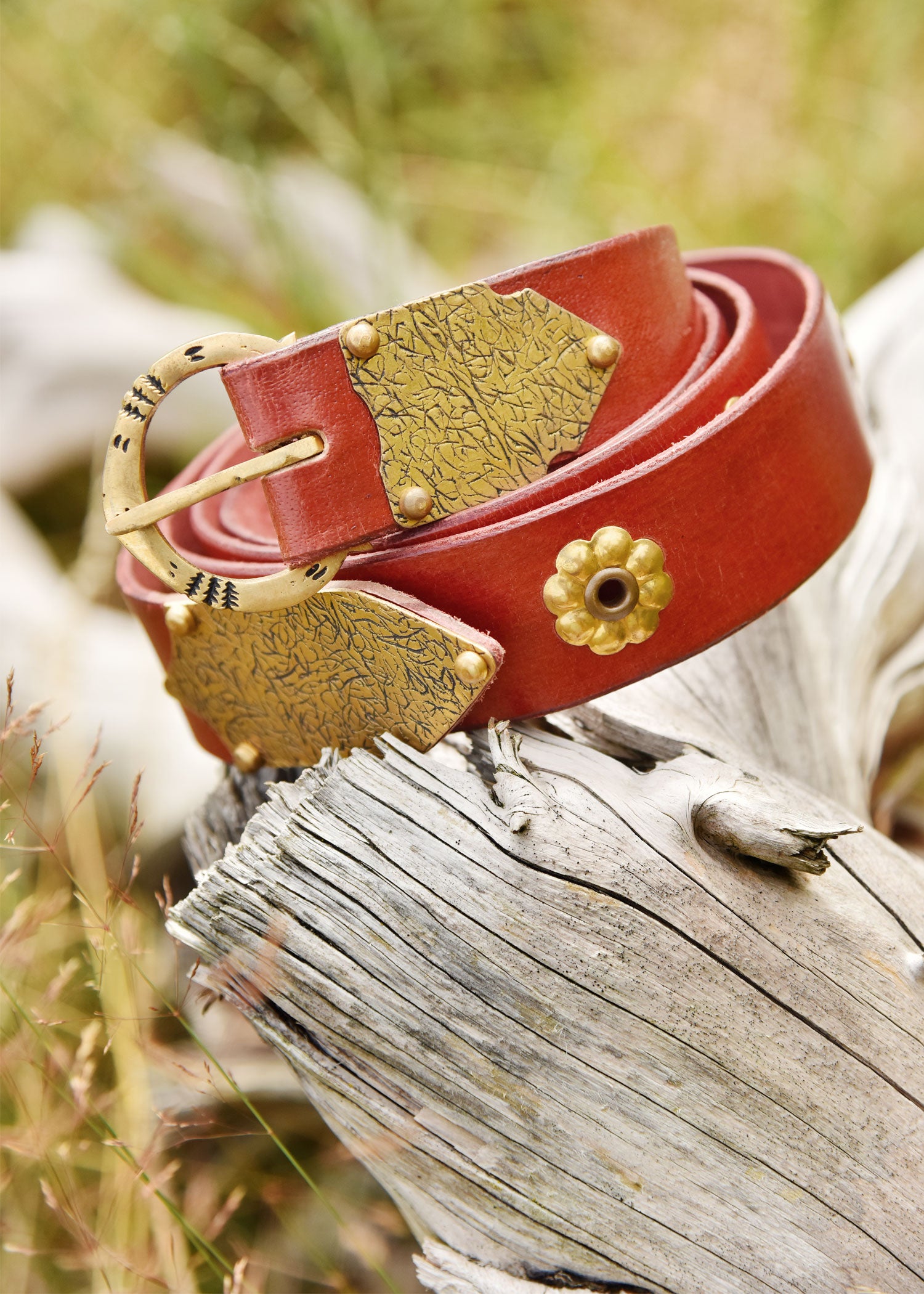 Imagen única de: Cinturón Medieval Con Motivos Florales, Aprox.165 Cm.