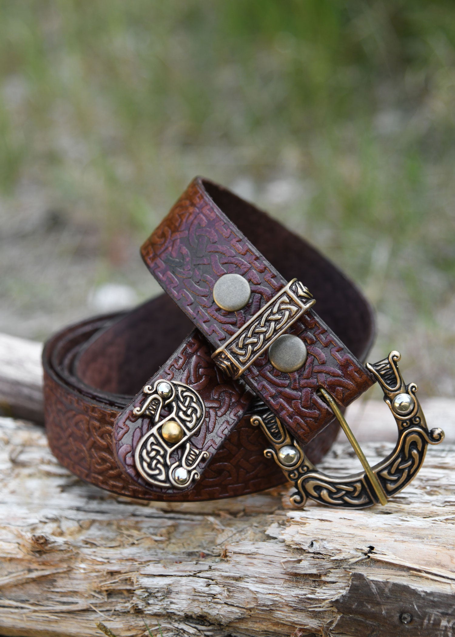 Imagen única de: Cinturón De Piel Con Hebilla Y Motivo Celta Grabado, Marrón