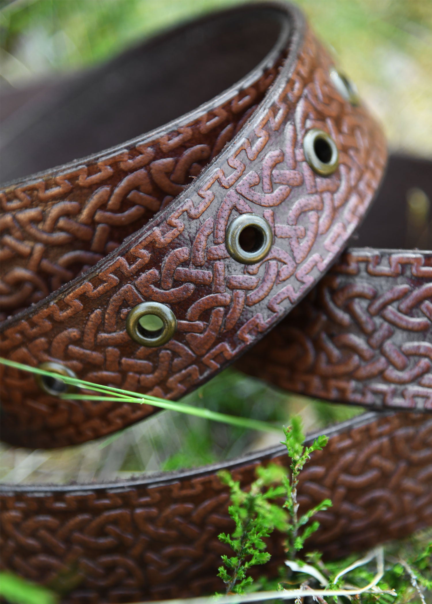 Imagen única de: Cinturón De Piel Con Hebilla Y Motivo Celta Grabado, Marrón