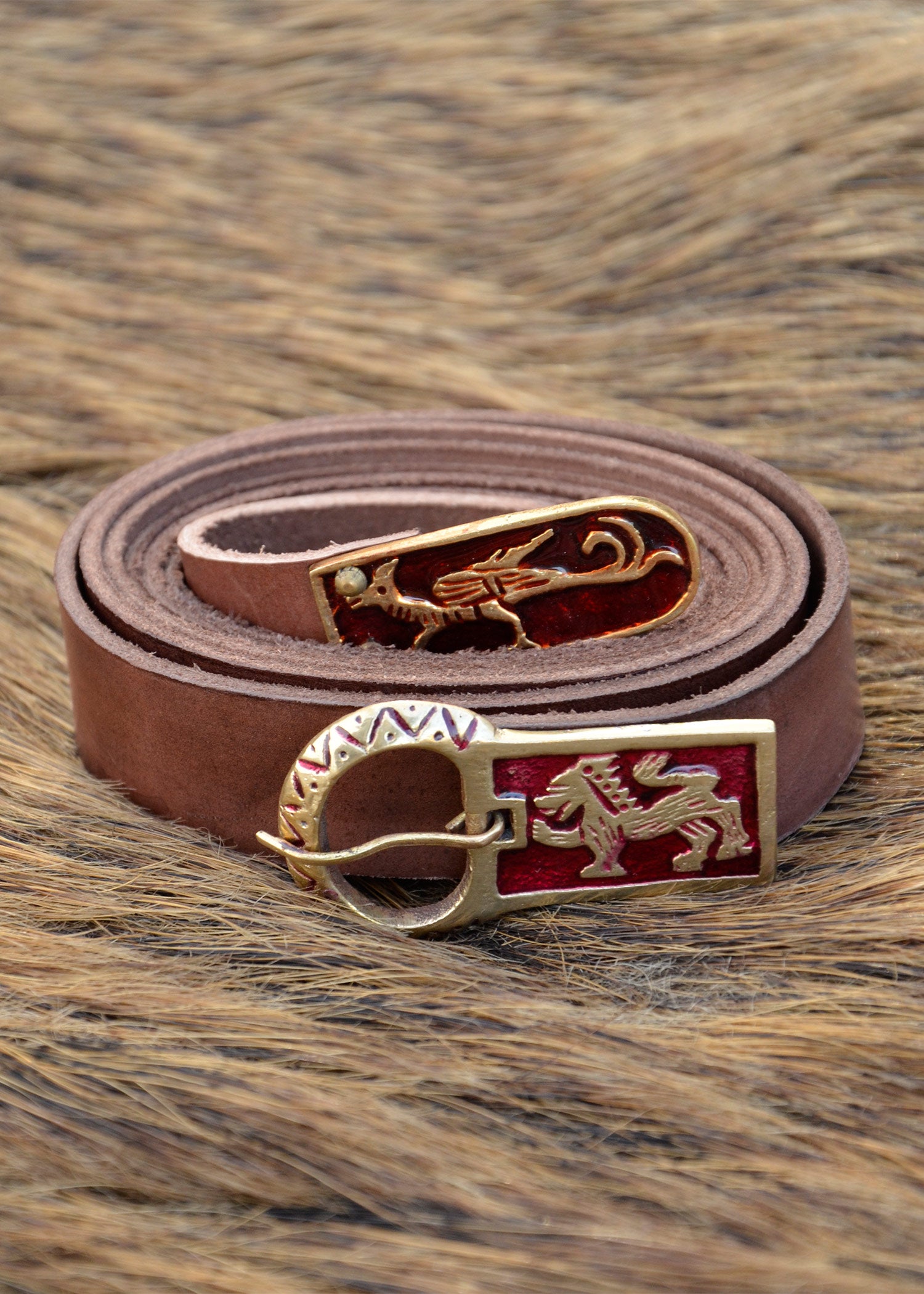 Imagen única de: Cinturón Largo Medieval Con Motivo De Grifo Y León.