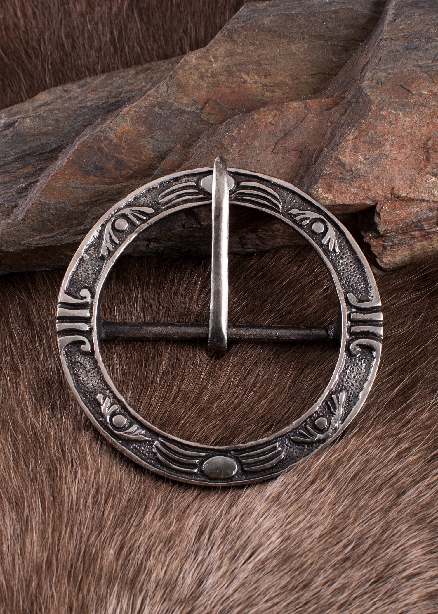 Imagen única de: Hebilla De Cinturón Medieval Redonda Grande Fabricada En Latón Niquelado