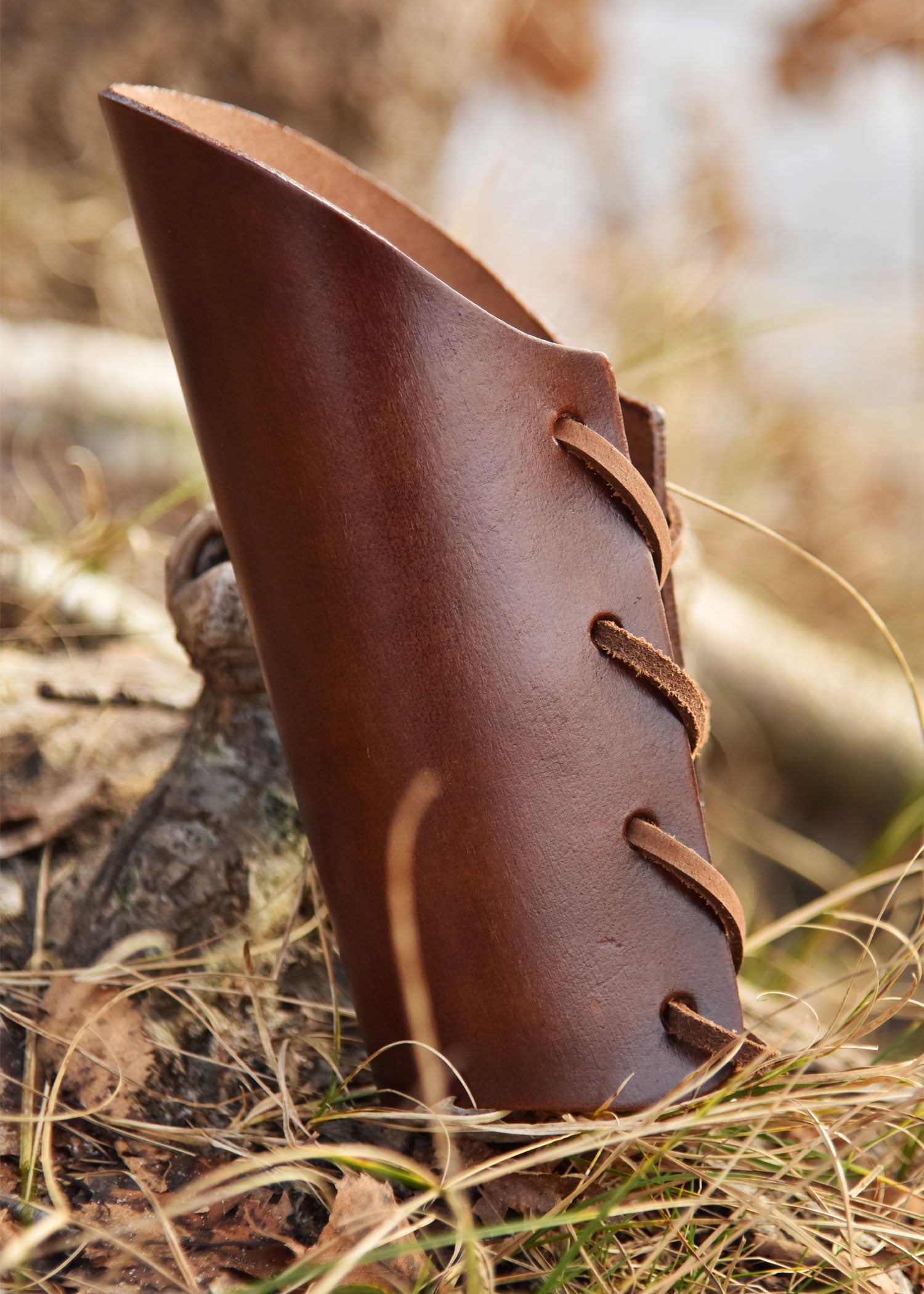 Imagen única de: Guante De Combate Corto, Marrón Oscuro Con Correa De Cuero.