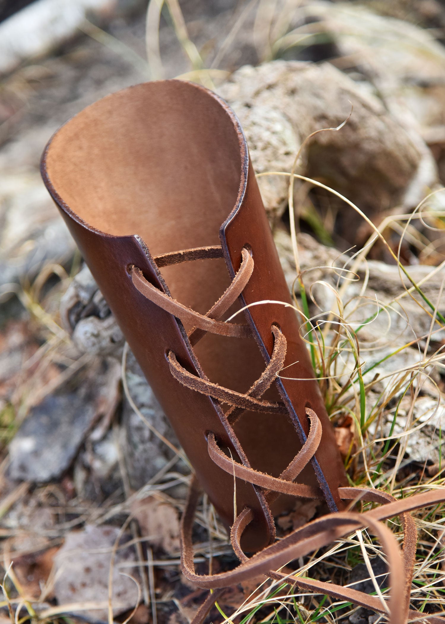 Imagen única de: Guante De Combate Corto, Marrón Oscuro Con Correa De Cuero.