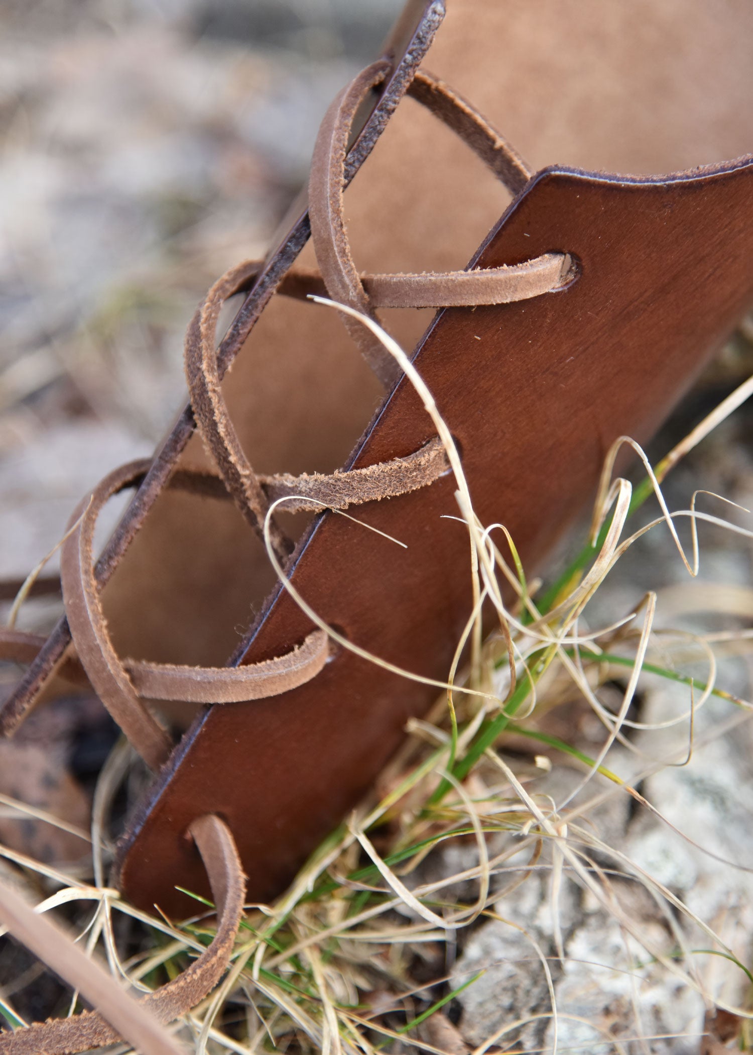 Imagen única de: Guante De Combate Corto, Marrón Oscuro Con Correa De Cuero.