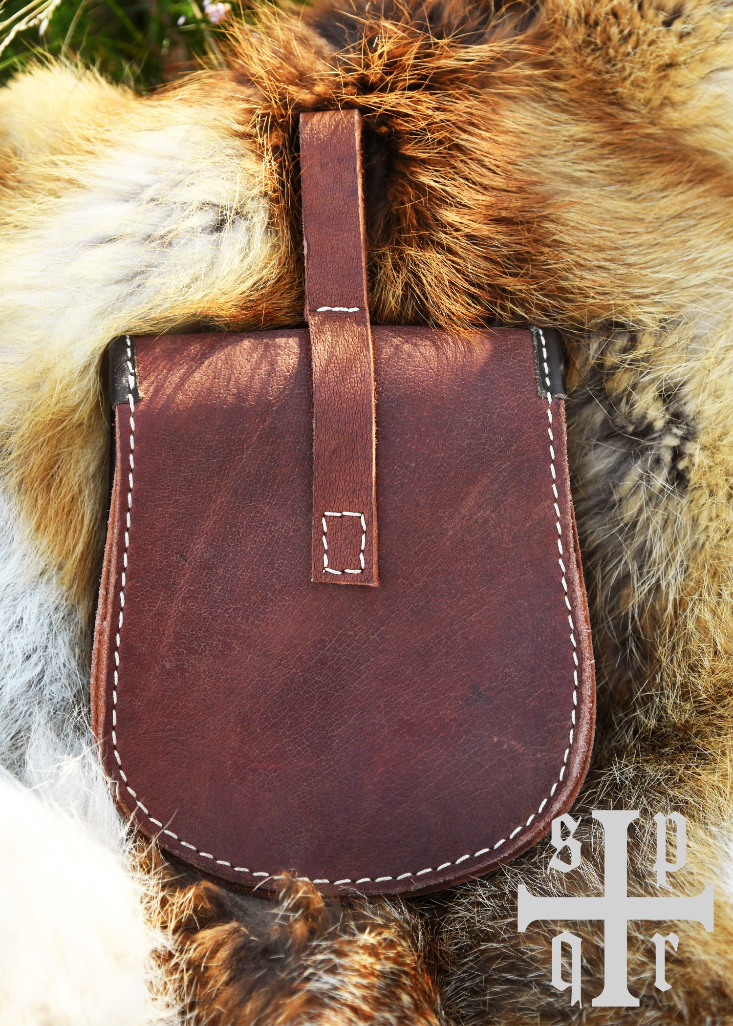 Imagen única de: Bolso Birka, Riñonera Vikinga Fabricada En Piel.