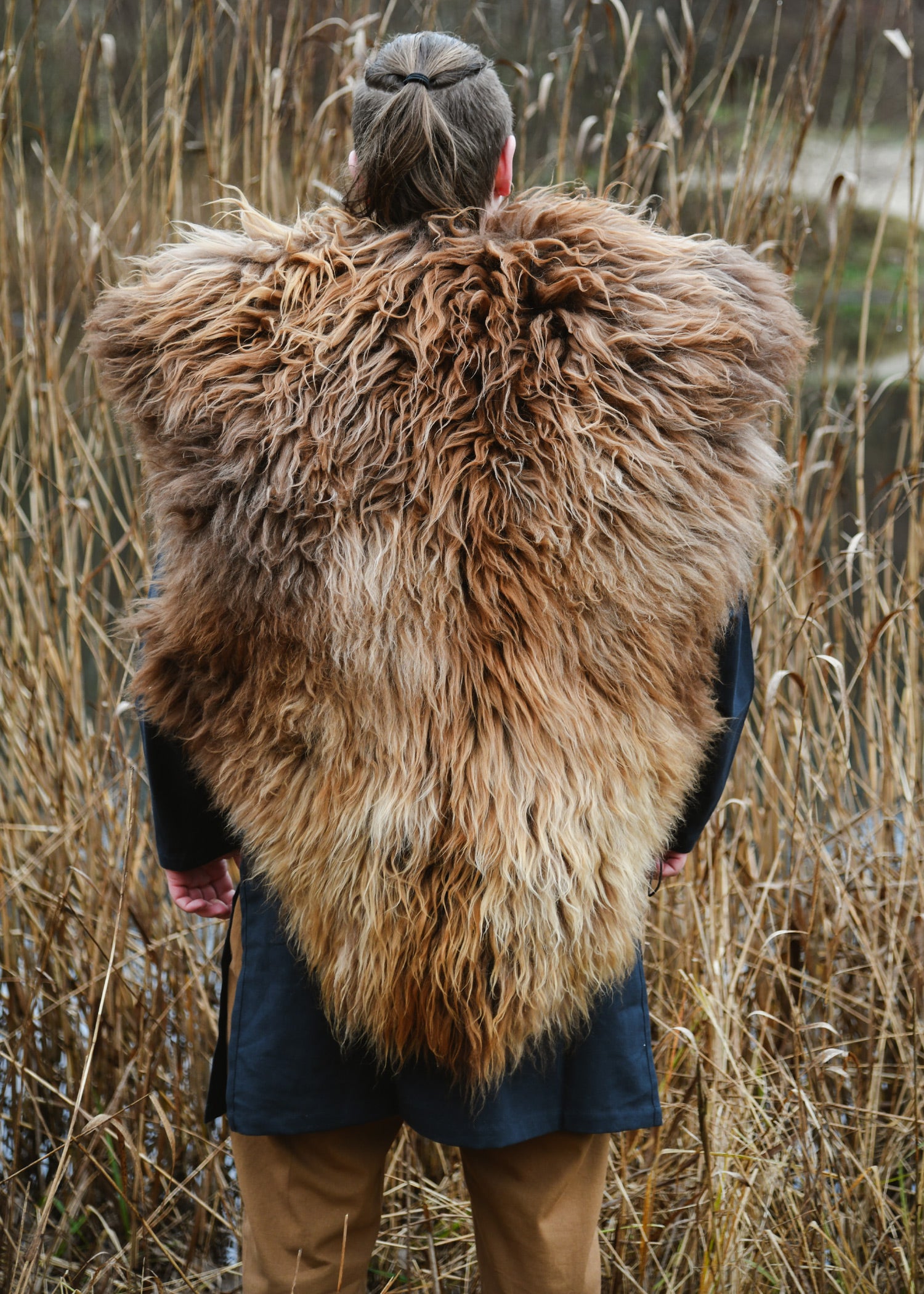 Imagen única de: Piel De Hombro, Capa De Piel Berserker Marrón