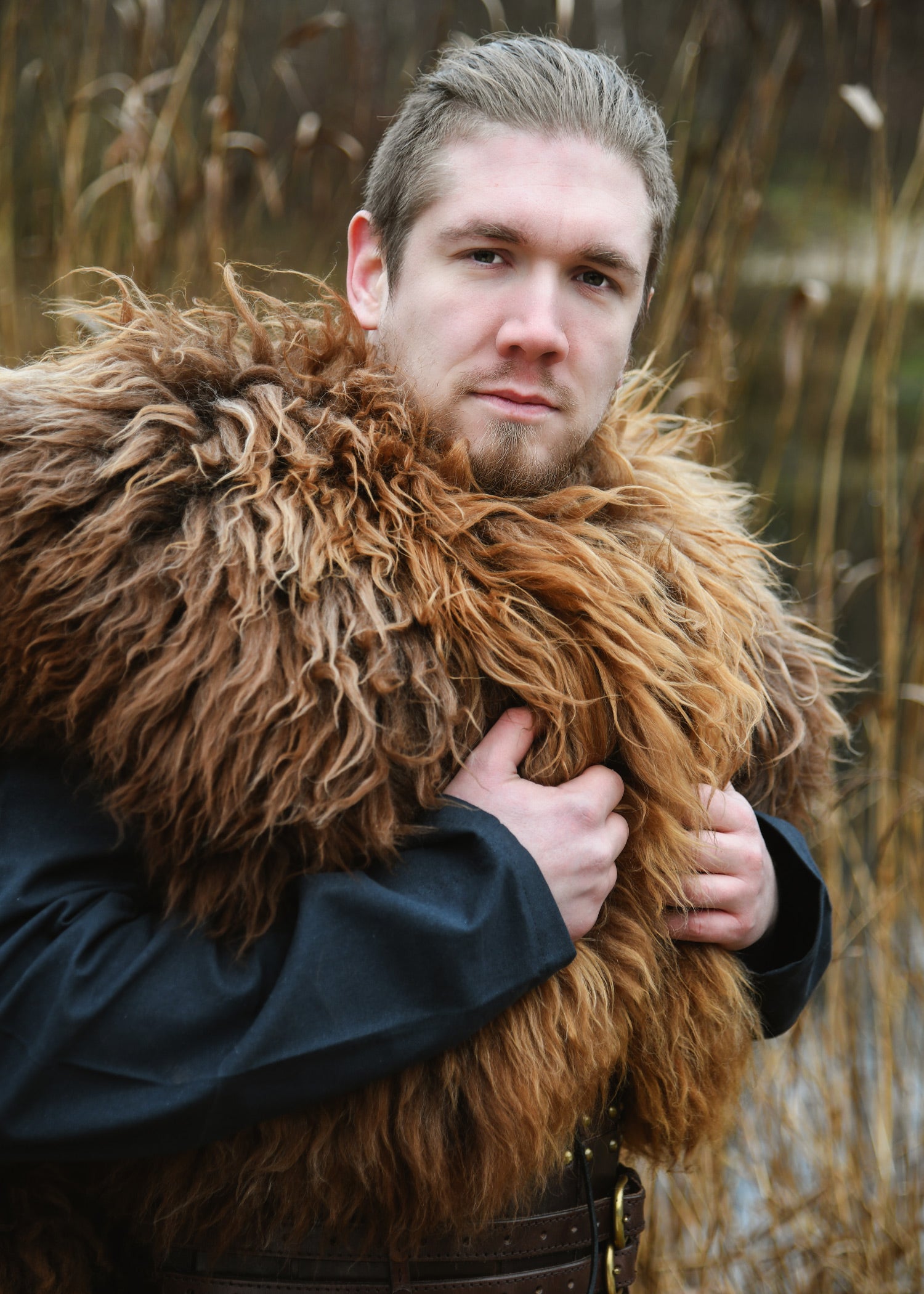 Imagen única de: Piel De Hombro, Capa De Piel Berserker Marrón