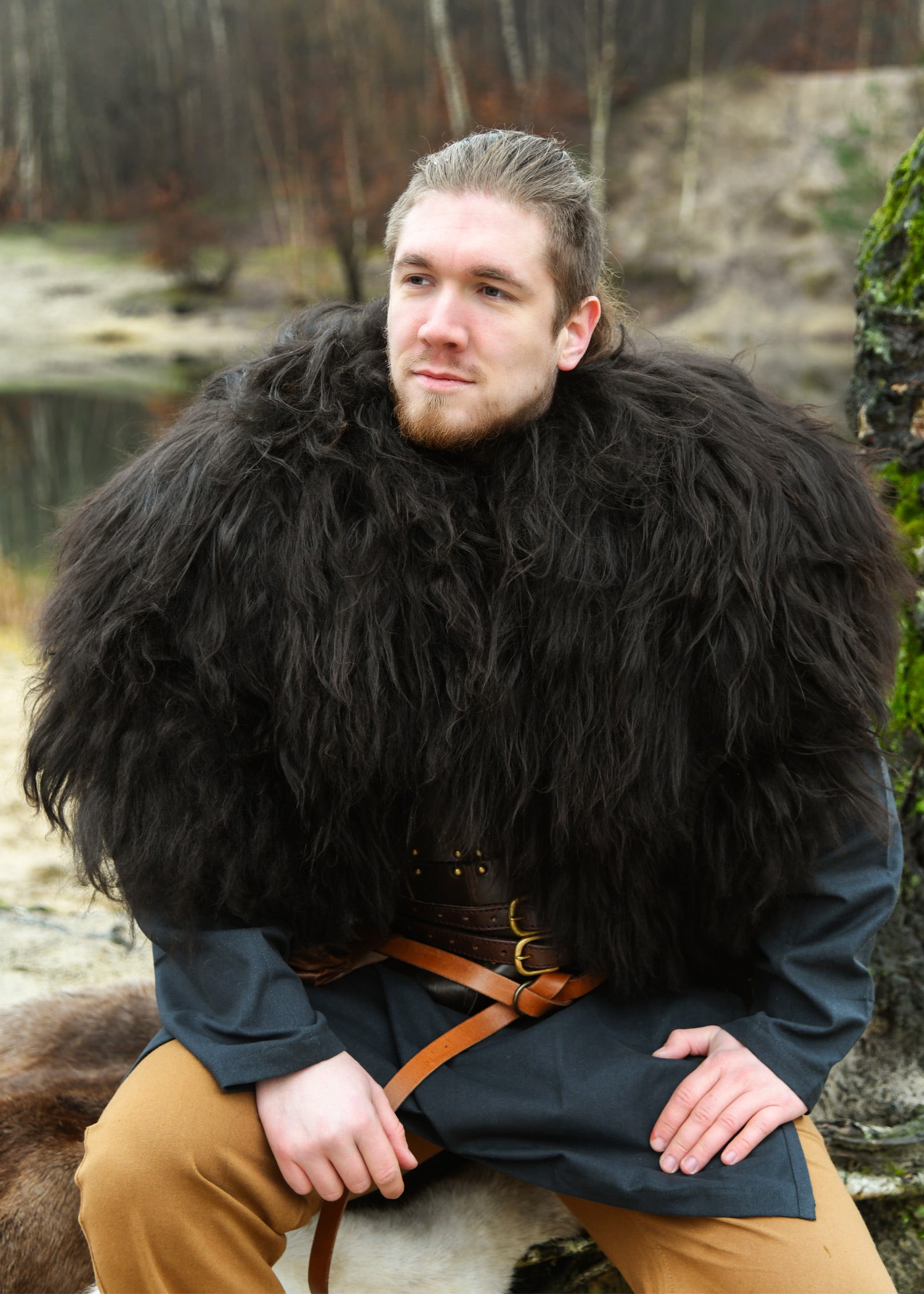 Imagen única de: Piel De Hombro, Capa De Piel Berserker Negro