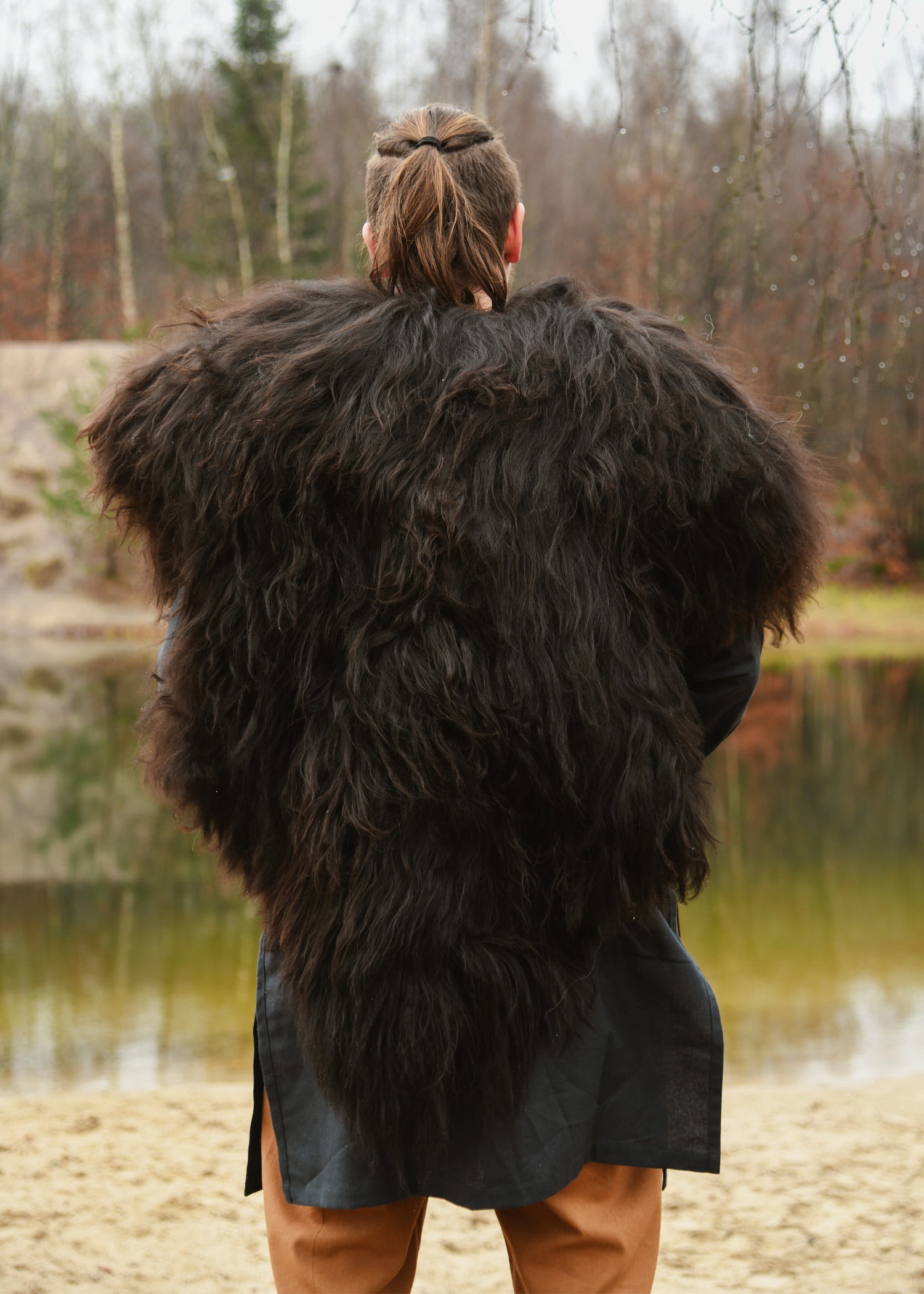 Imagen única de: Piel De Hombro, Capa De Piel Berserker Negro