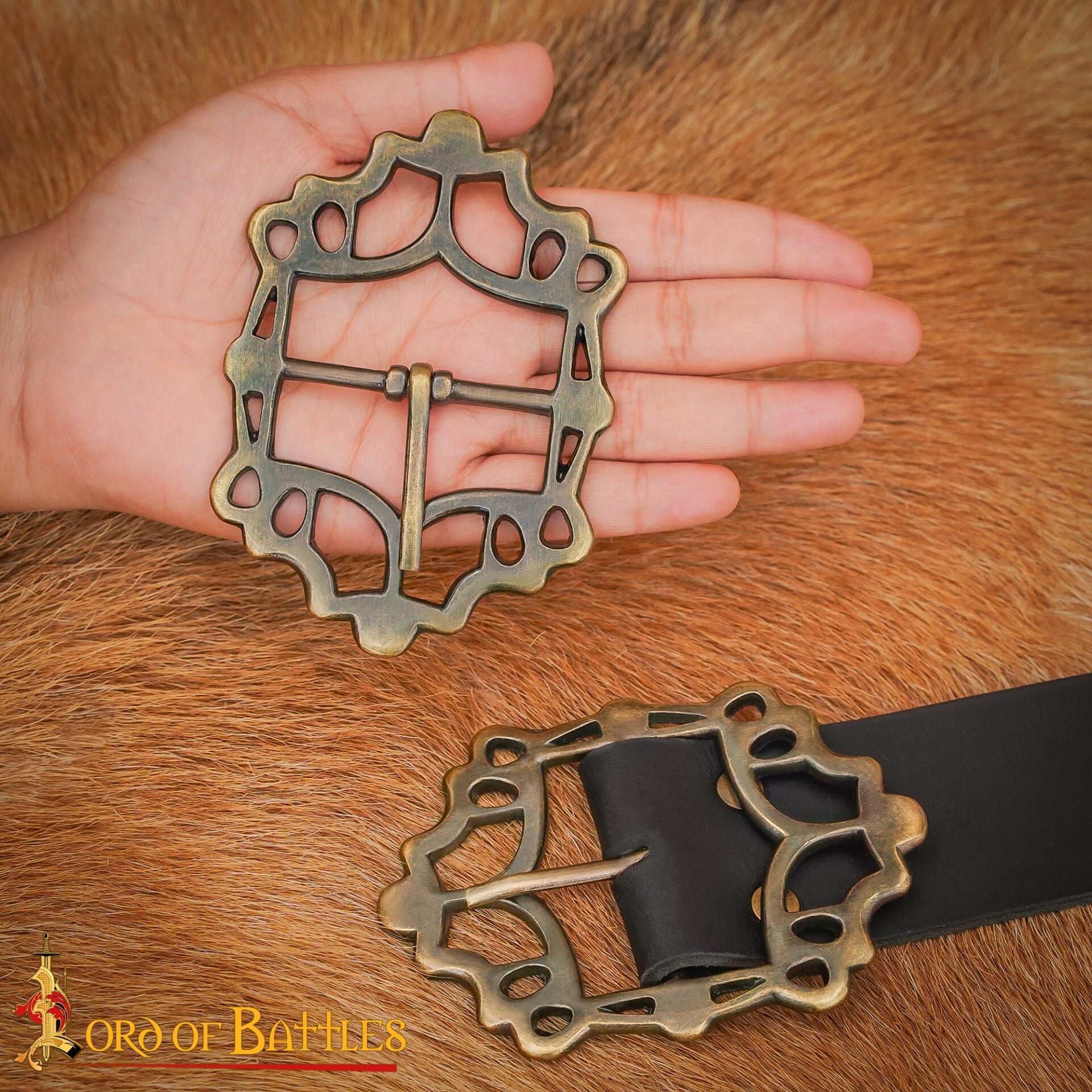 Imagen única de: Cinturón Medieval de Latón Hebilla Gótica - Acabado Latón Antiguo