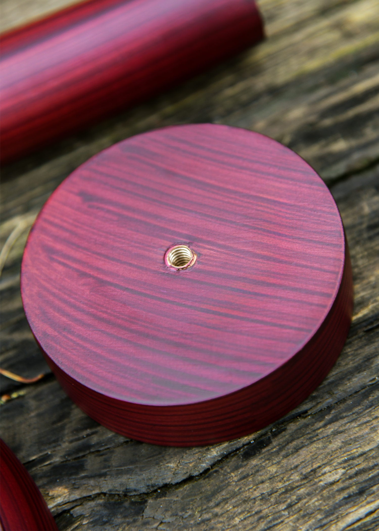 Imagen única de: Soporte Para Casco De Madera Con Placa Base Redonda