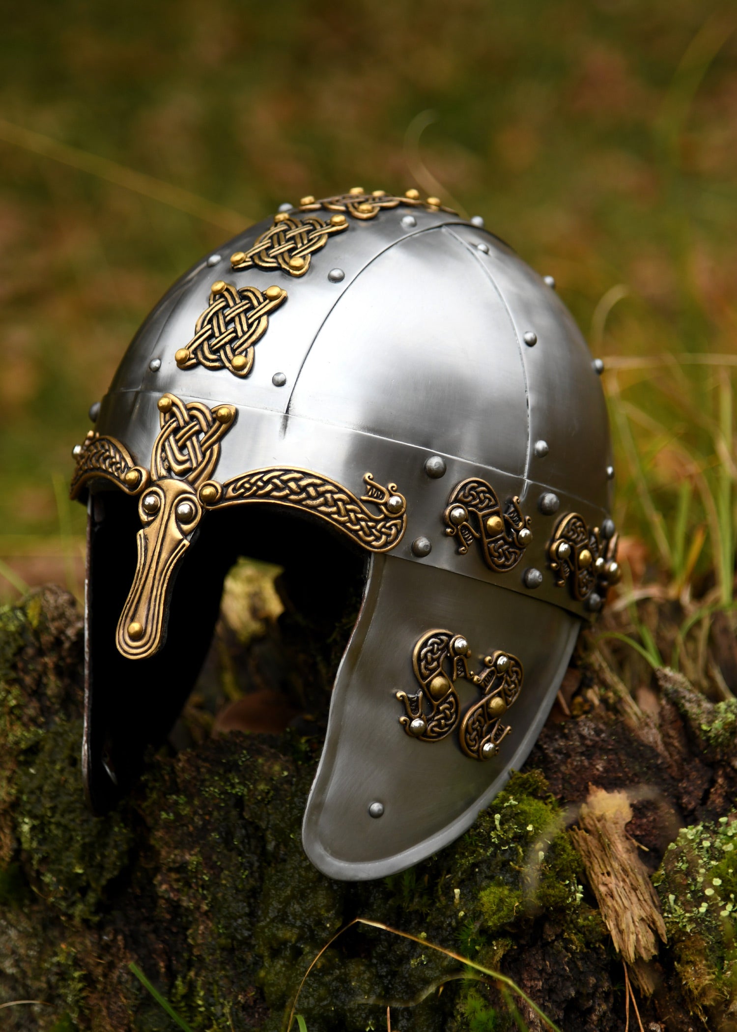 Imagen única de: Casco De Dragón Nórdico Antiguo