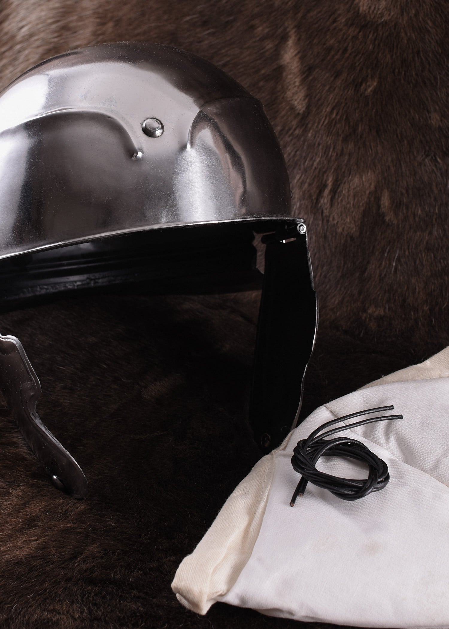 Imagen única de: Casco Celta 'Port Bei Nidau' Fabricado En Acero