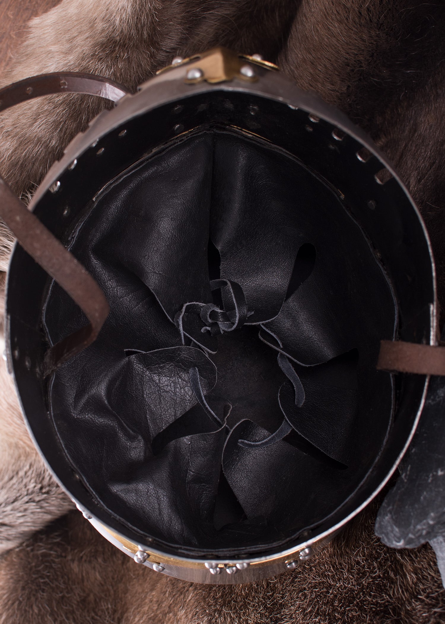 Imagen única de: Casco Cruzado De Olla, Siglo Xiii, Acero De 1,6 Mm