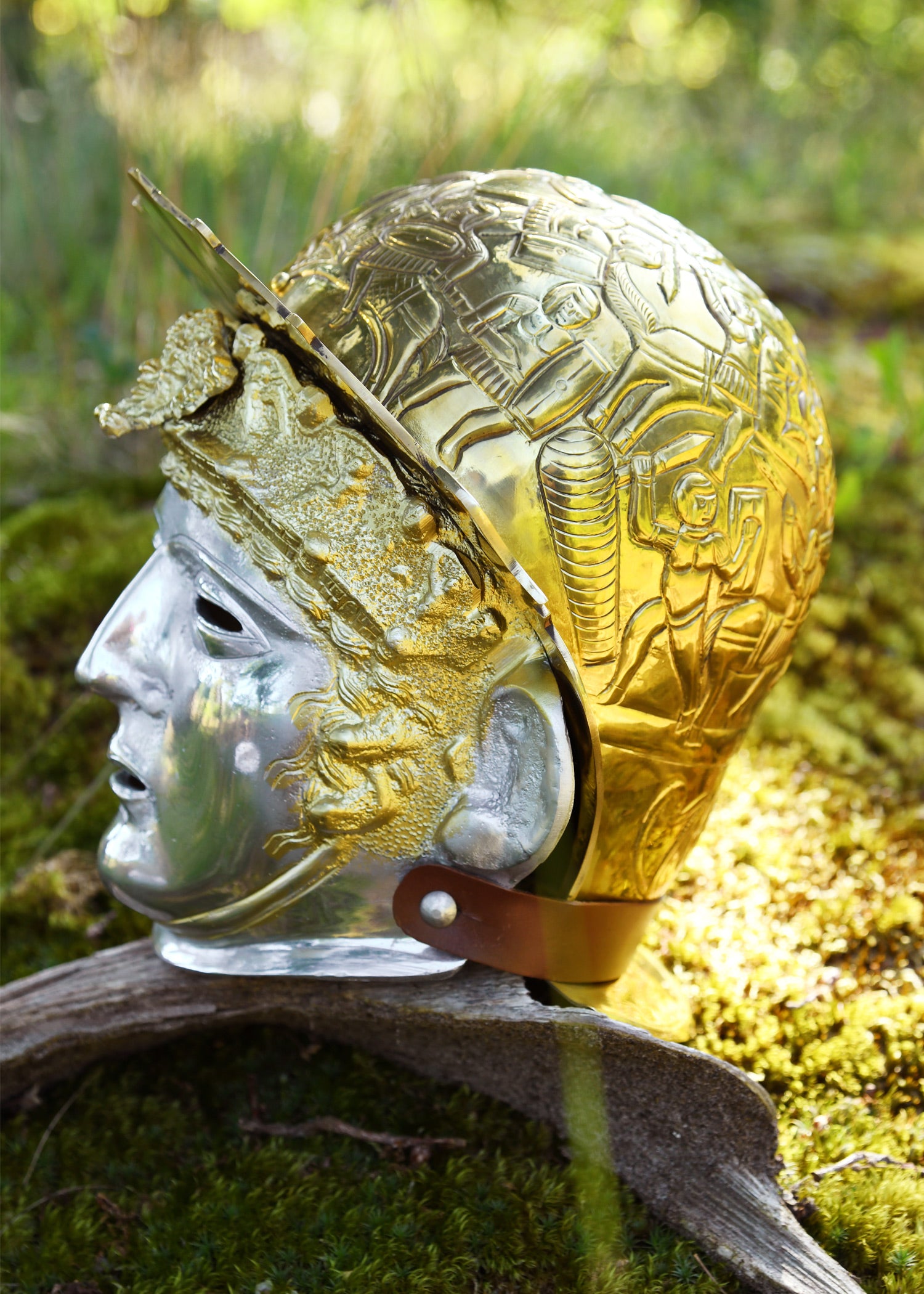 Imagen única de: Casco De Caballería Ribchester, Latón Y Acero.