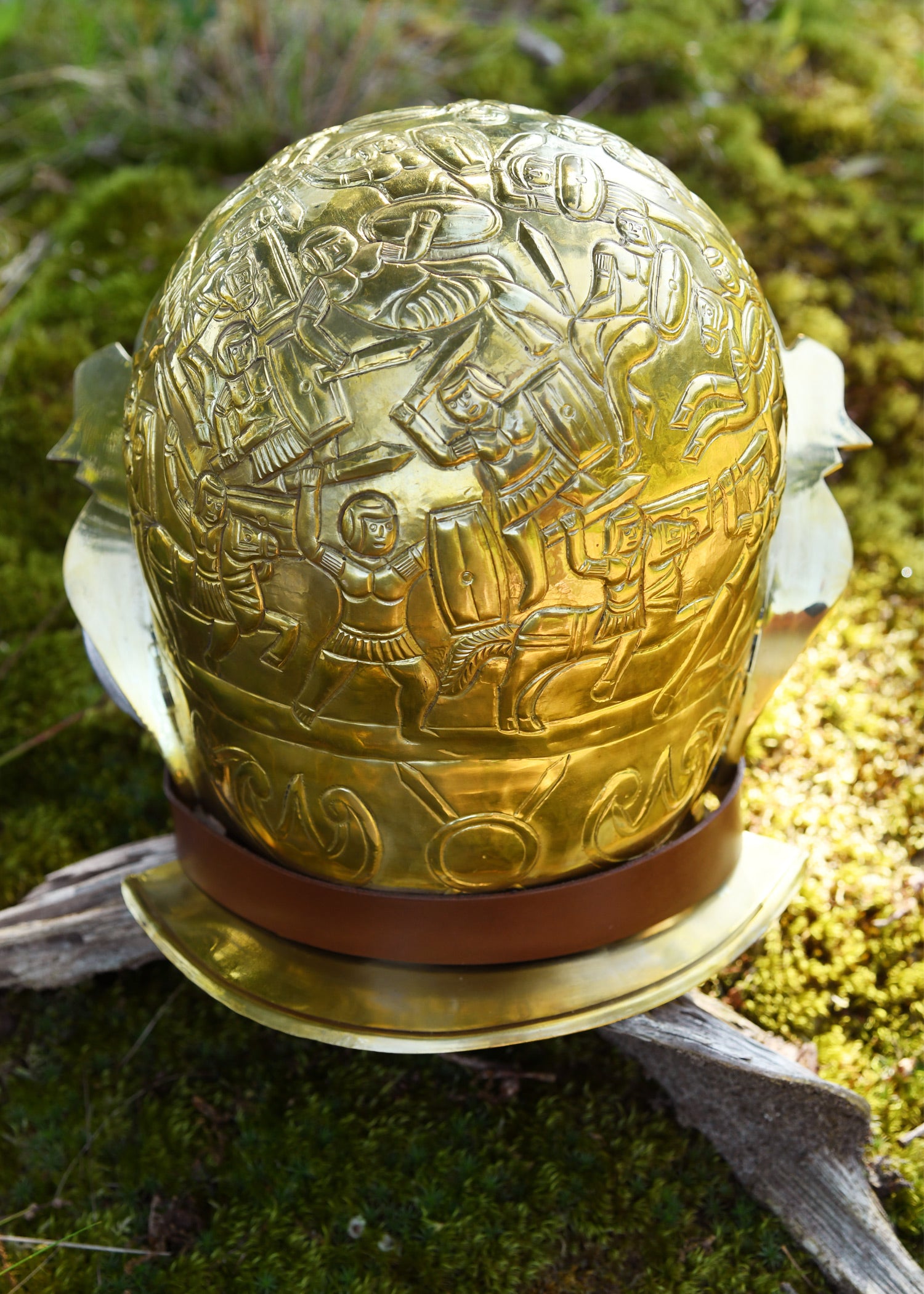 Imagen única de: Casco De Caballería Ribchester, Latón Y Acero.