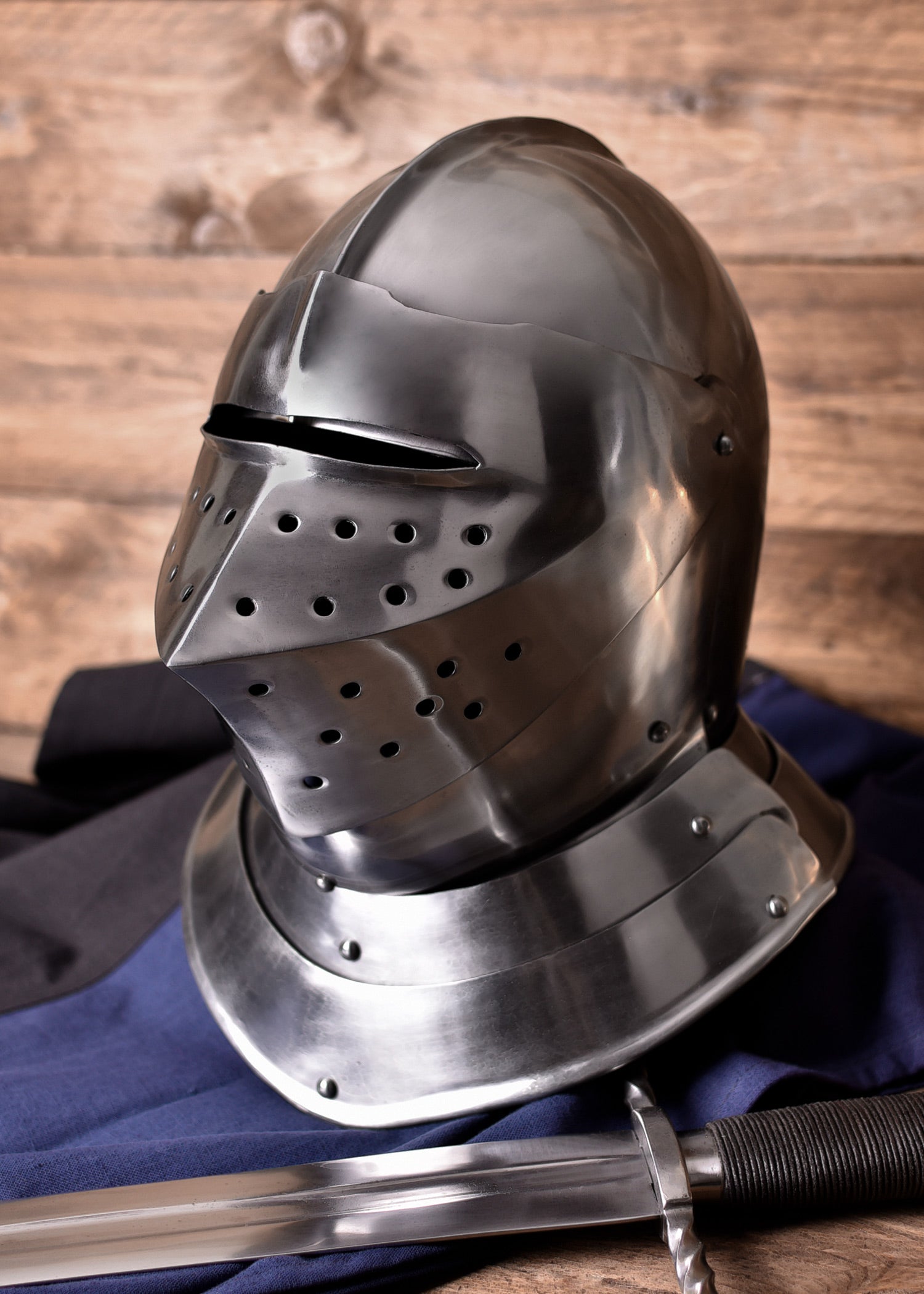 Imagen única de: Casco Cerrado, Estilo Inglés, Siglo Xvi.