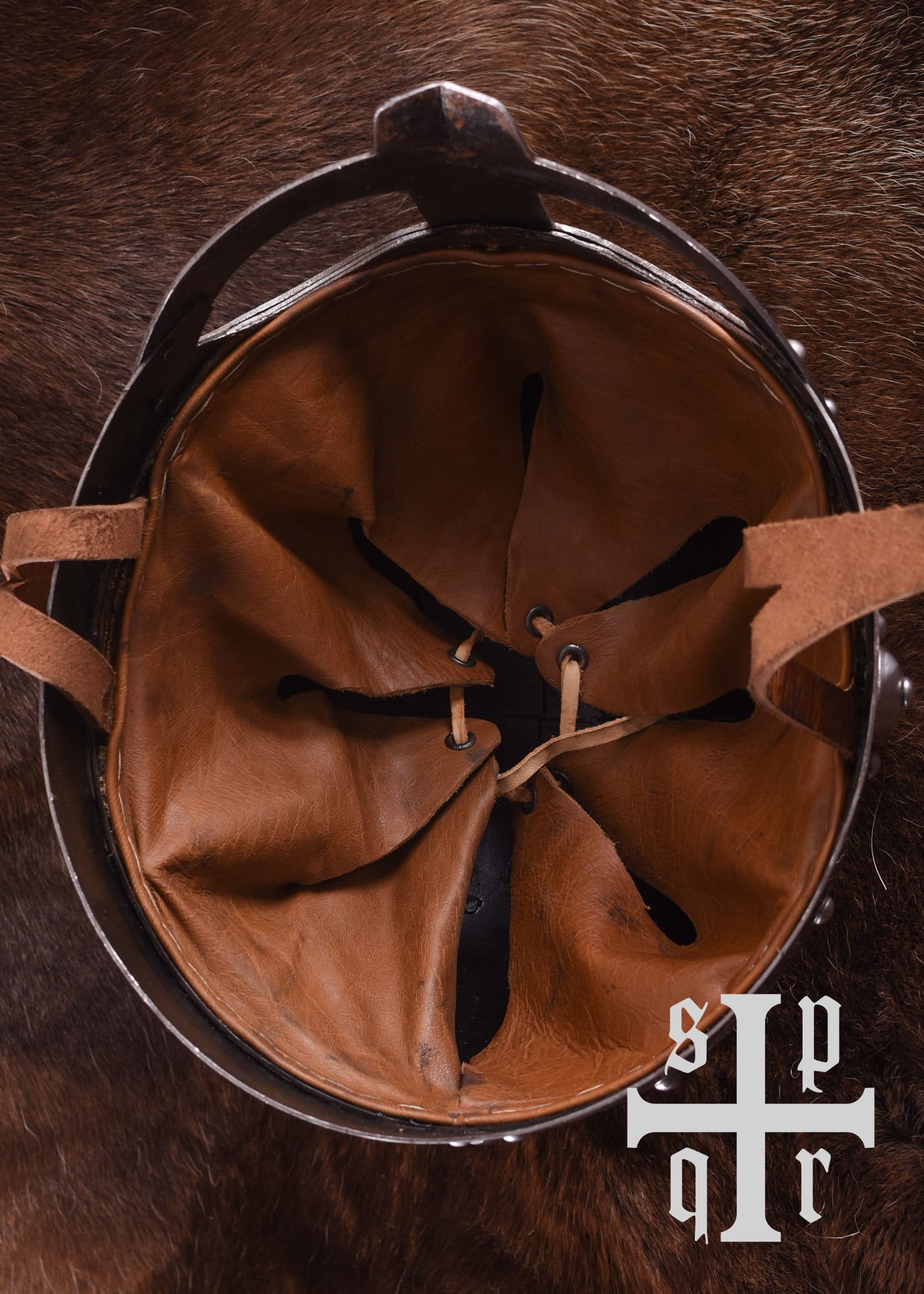 Imagen única de: Casco De Anteojos De La Época Vendel Y Época Vikinga.