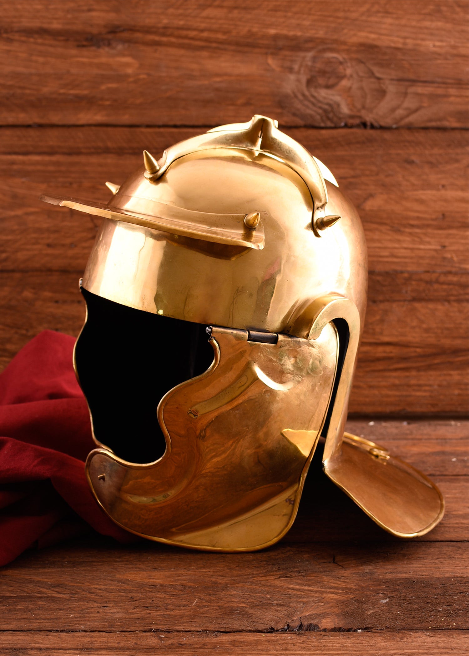 Imagen única de: Casco De Infantería Auxiliar, Basado En El Hallazgo De Niederbieber, Fabricado En Latón