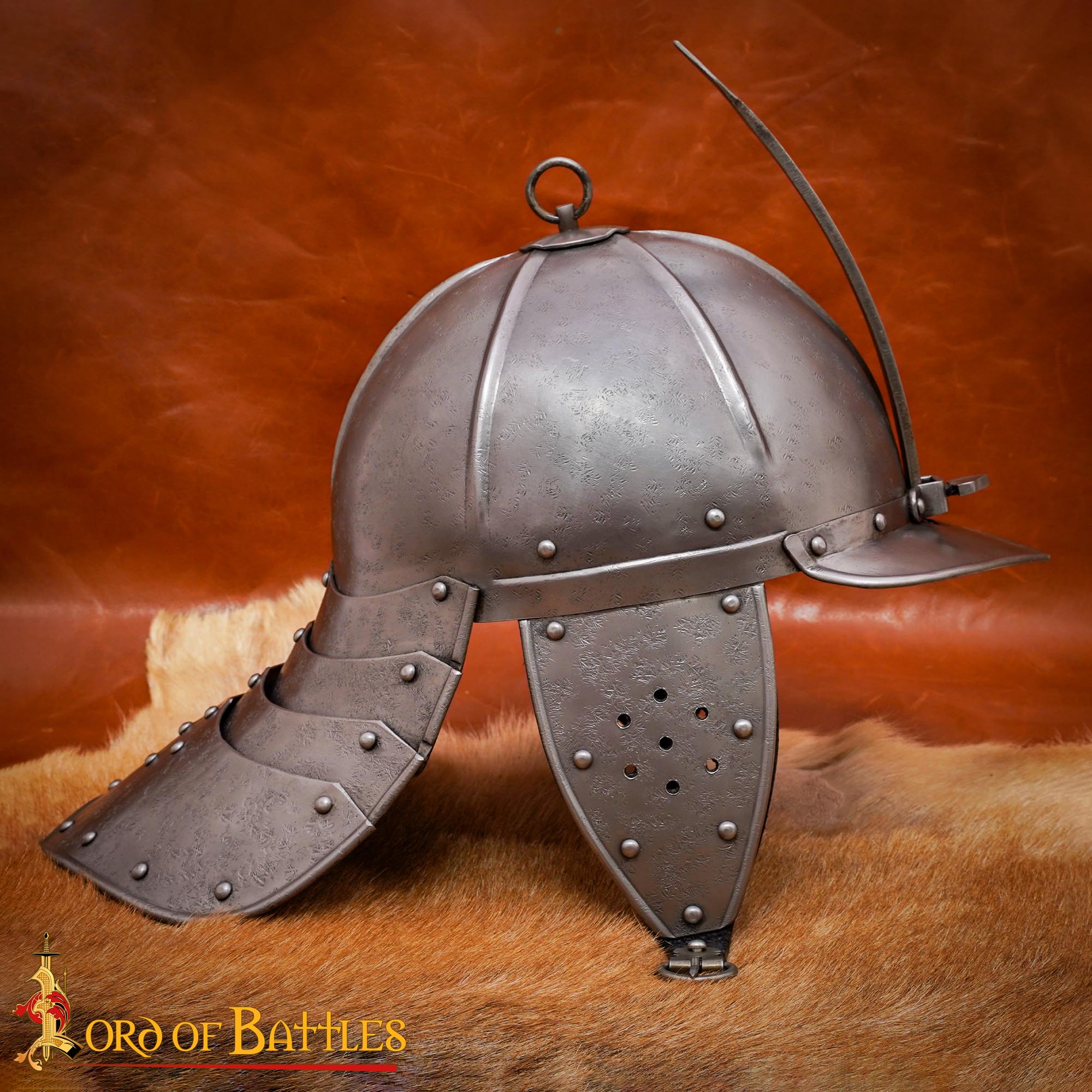 Imagen única de: Auténtico Casco Medieval con Cola de Langosta - Acero de Calibre 16 con Forro Acolchado para Larp y Exhibición