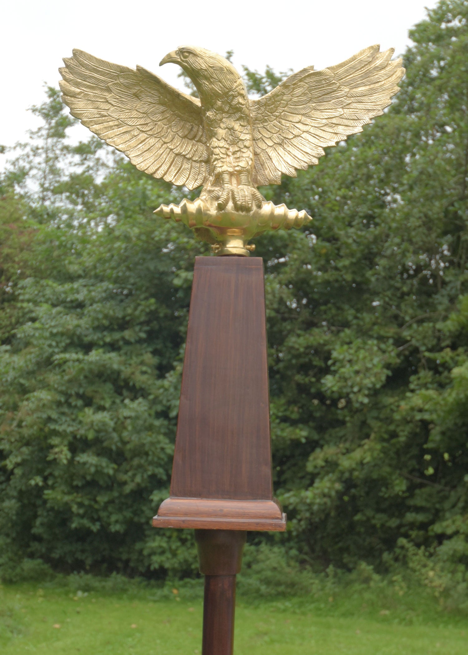 Imagen única de: Aquila - Águila Estándar De La Legión Romana Con Asta