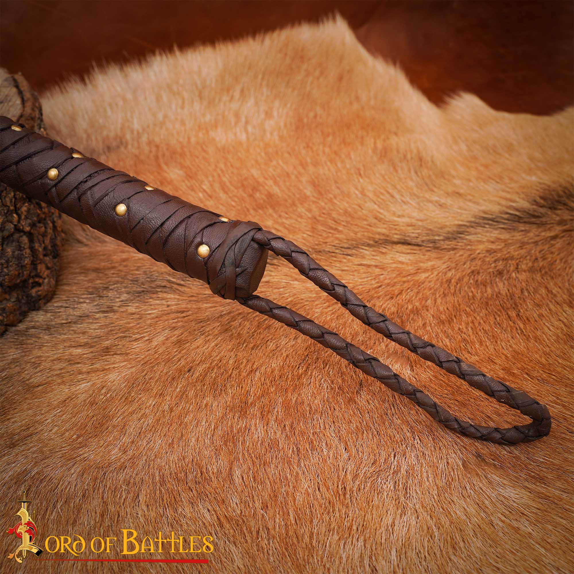 Látigo Medieval de Cuero para Toros - Diseño Trenzado Artesanal con Remaches de Latón - Imagen 6